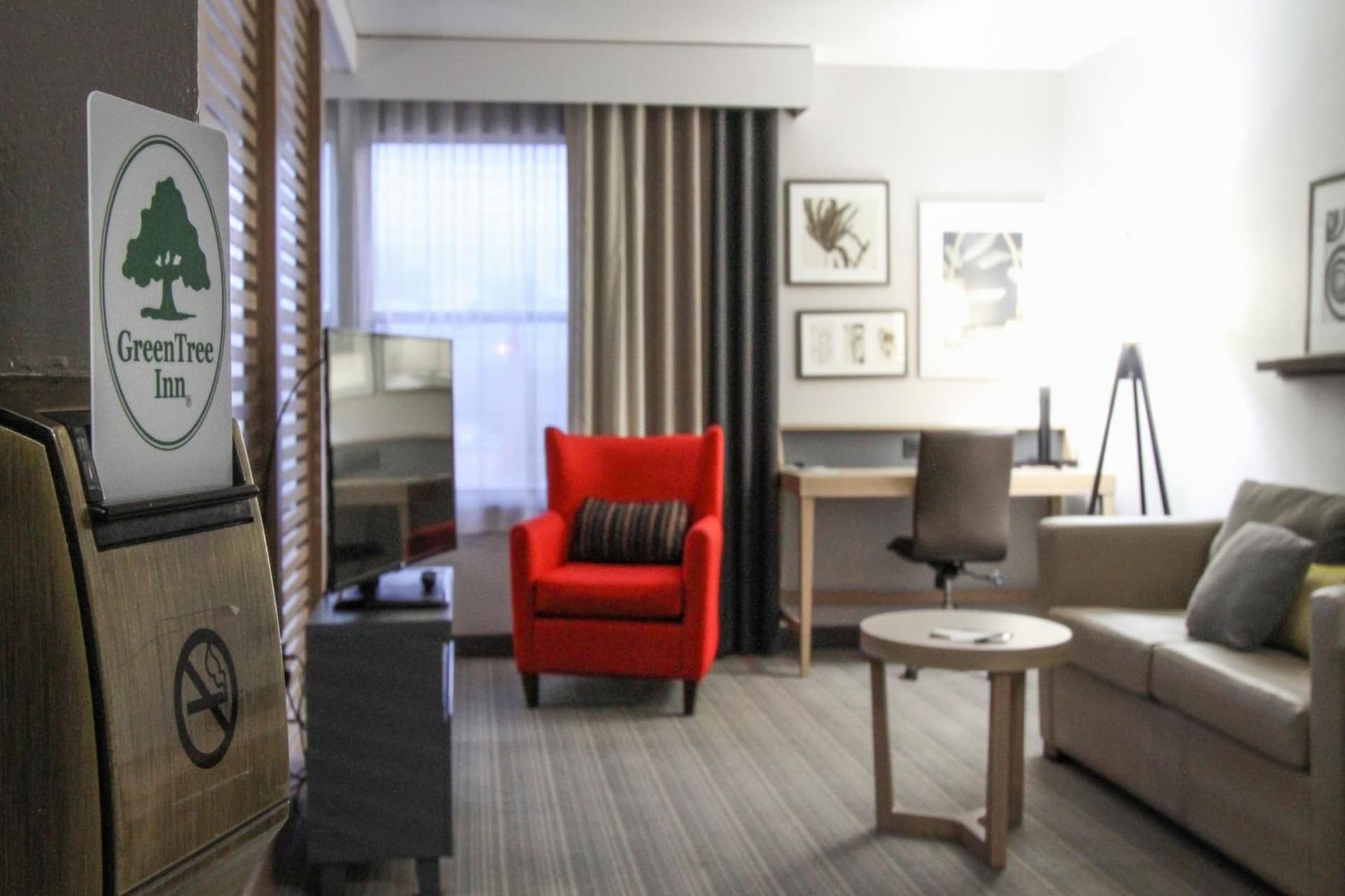 GreenTree Inn & Suites Phoenix Sky Harbor gallery photo in Phoenix, AZ — image 9