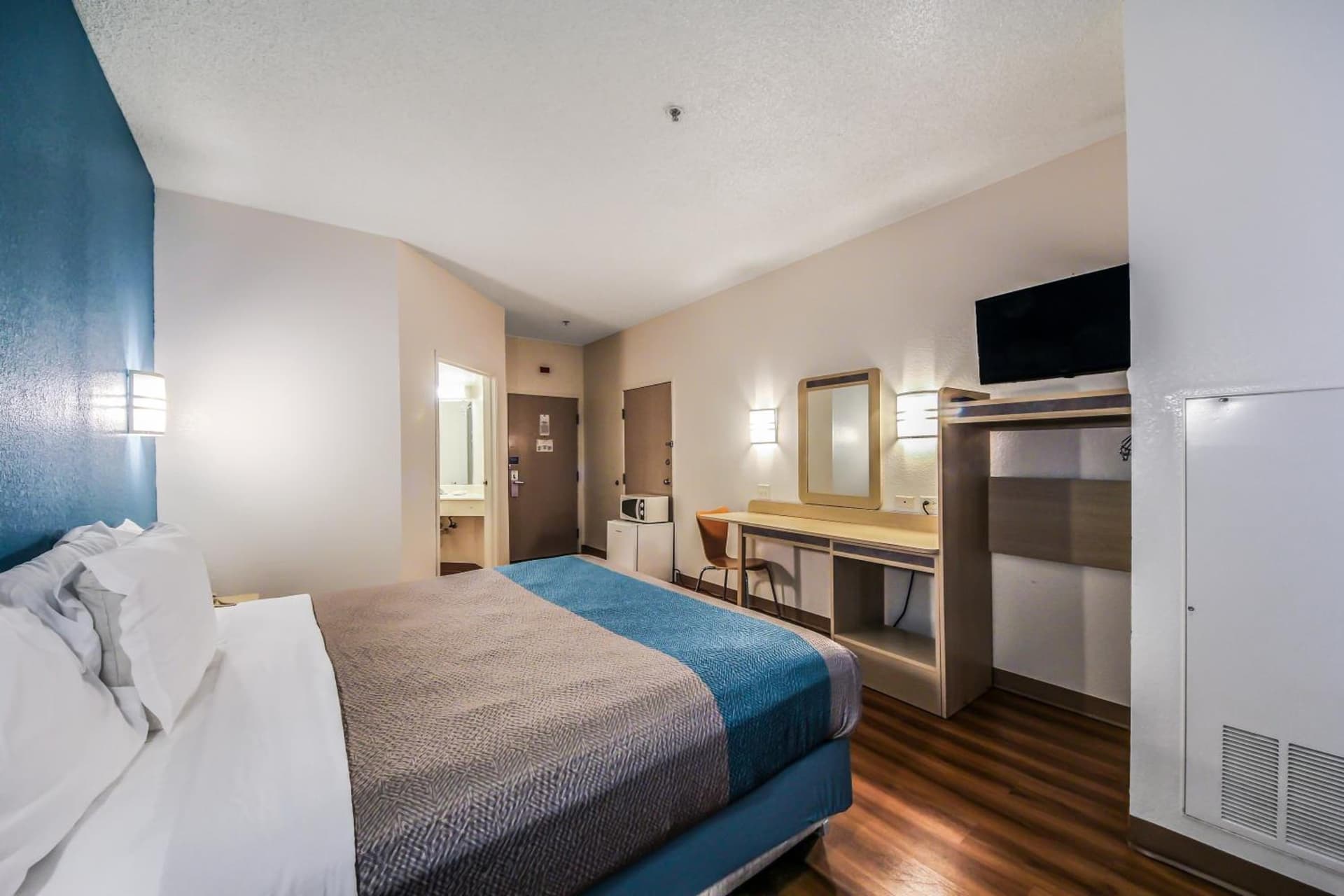 Motel 6 New Braunfels gallery photo in New Braunfels, TX — image 54