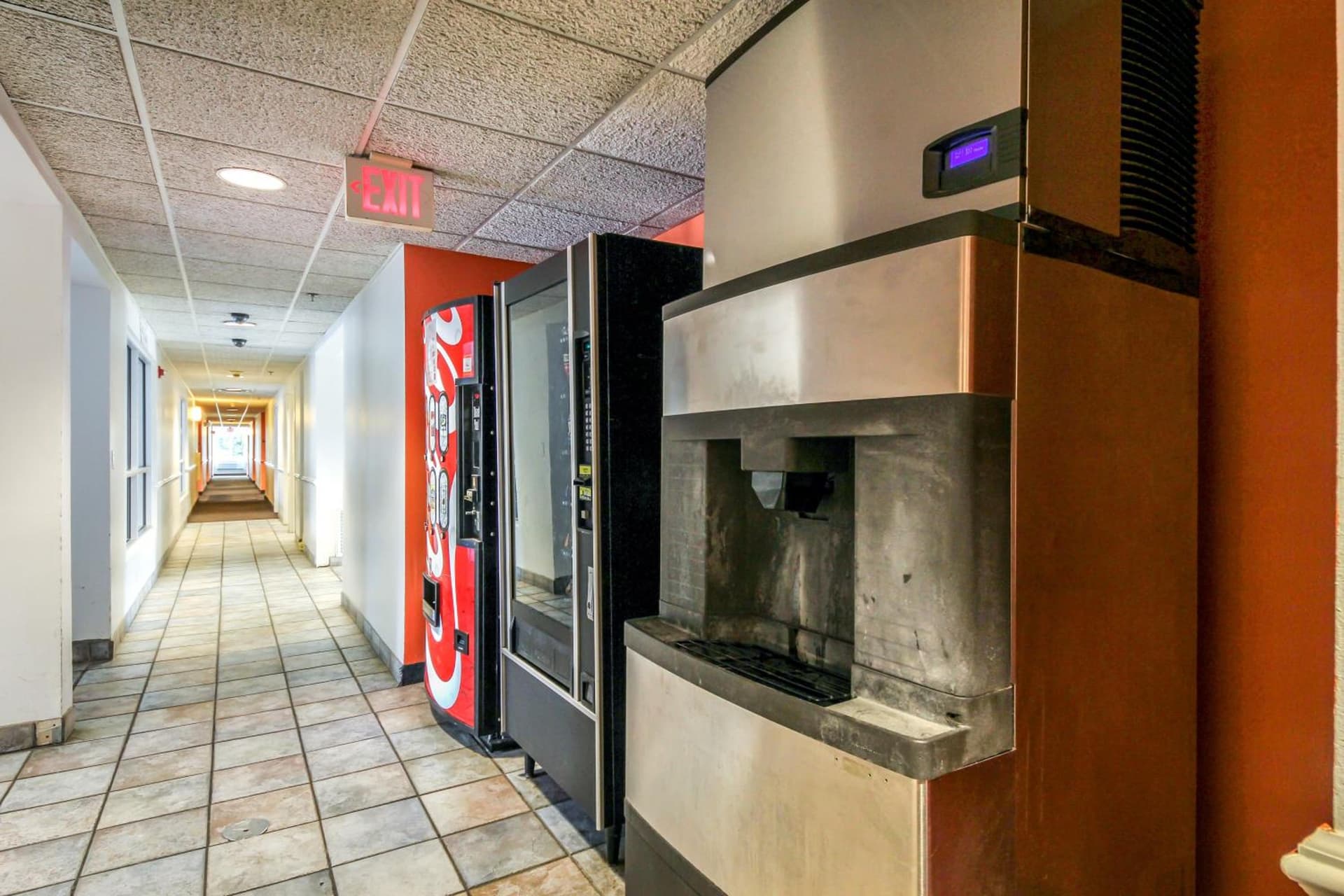 Motel 6 New Braunfels gallery photo in New Braunfels, TX — image 35