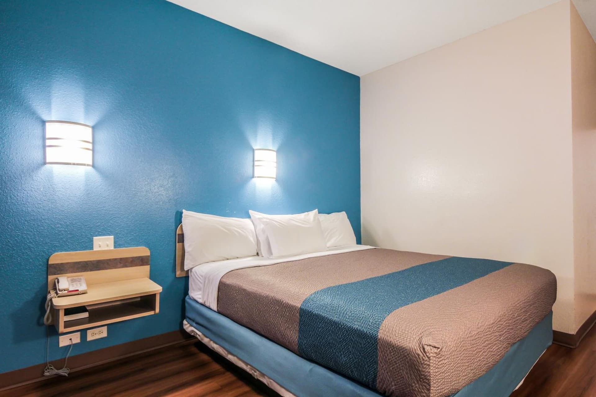 Motel 6 New Braunfels gallery photo in New Braunfels, TX — image 21