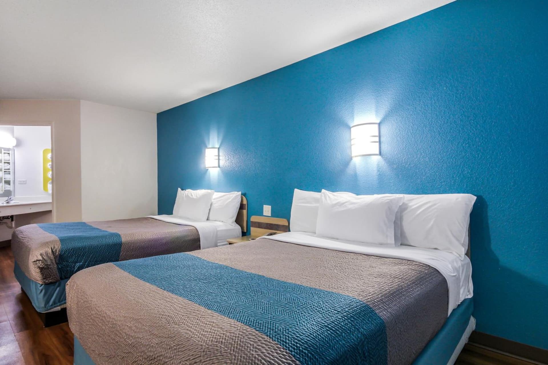 Motel 6 New Braunfels interior in New Braunfels, TX — gallery photo 2