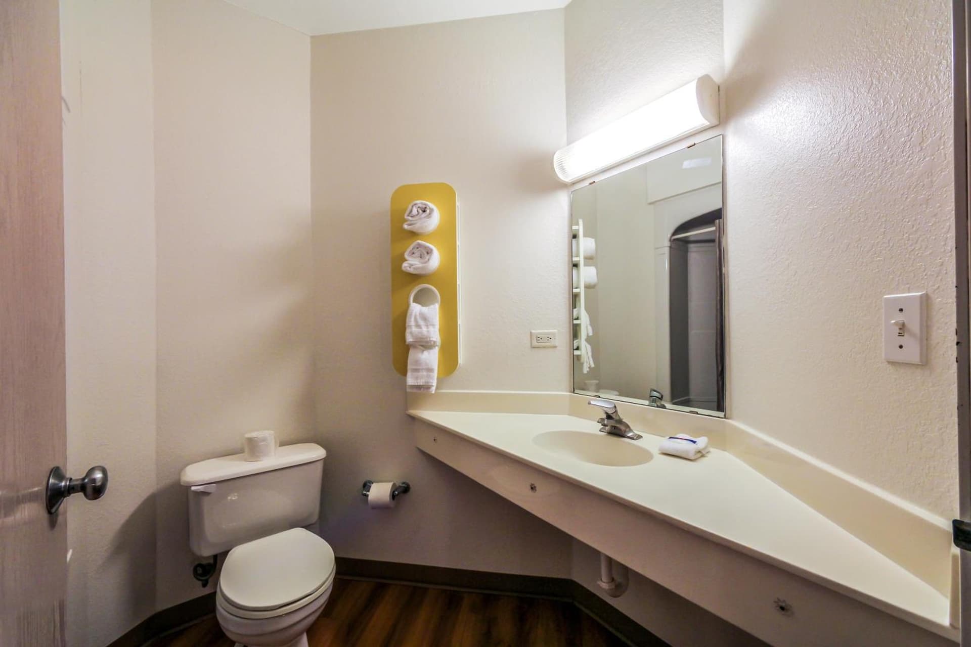 Motel 6 New Braunfels gallery photo in New Braunfels, TX — image 38