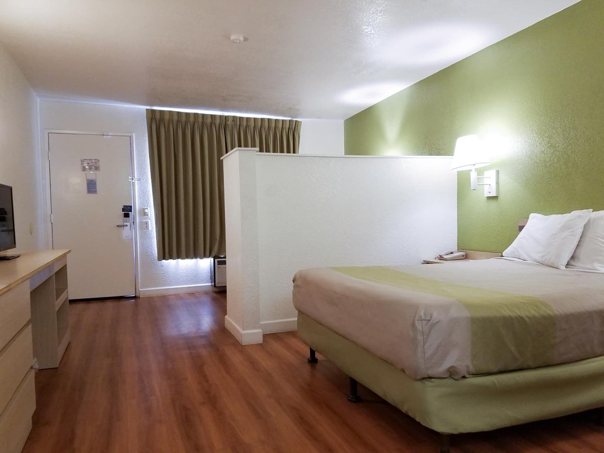 Motel 6 Hemet gallery photo in Hemet, CA — image 11