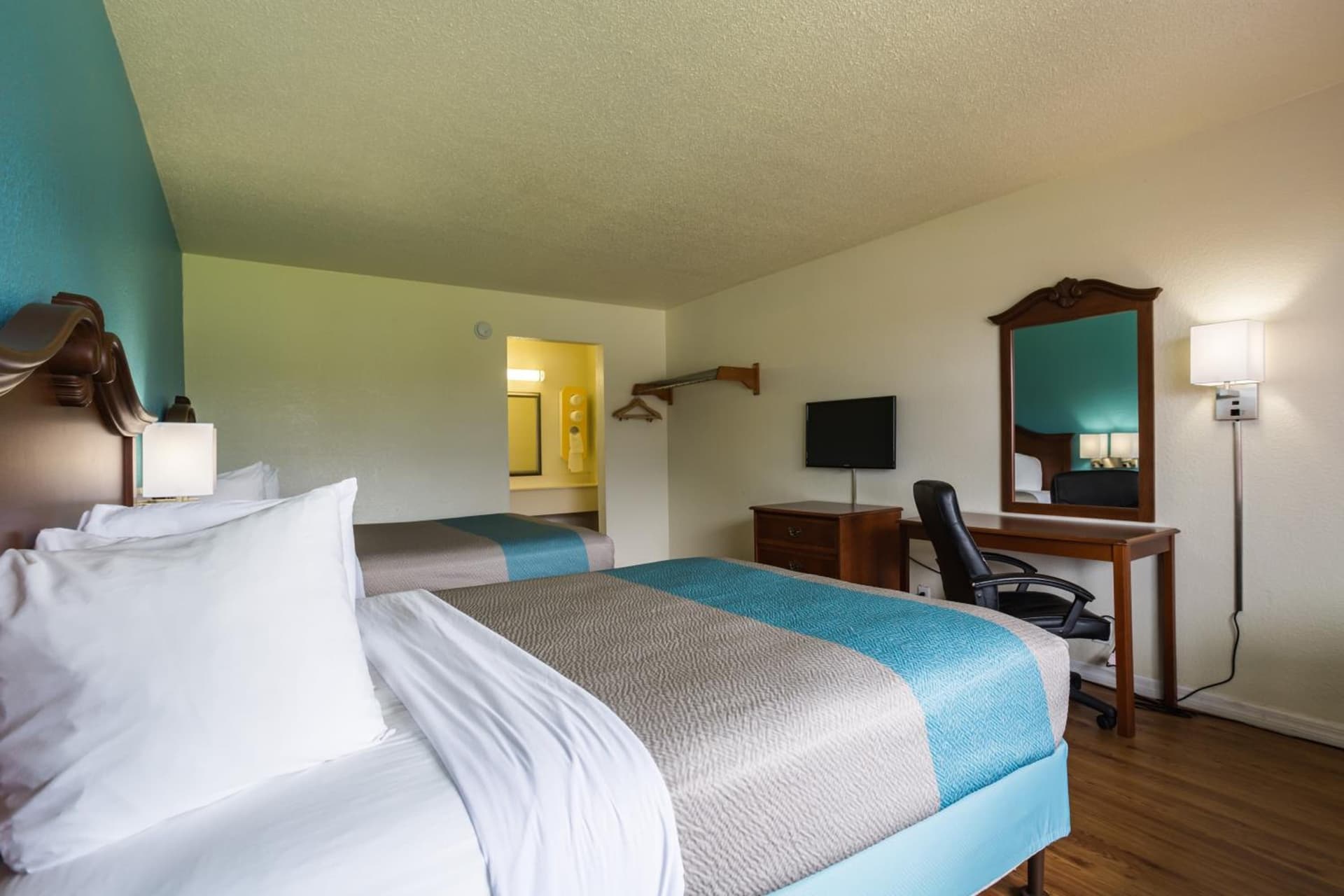 Motel 6-Spring Hill, FL - Weeki Wachee gallery photo in Weeki Wachee, FL — image 25