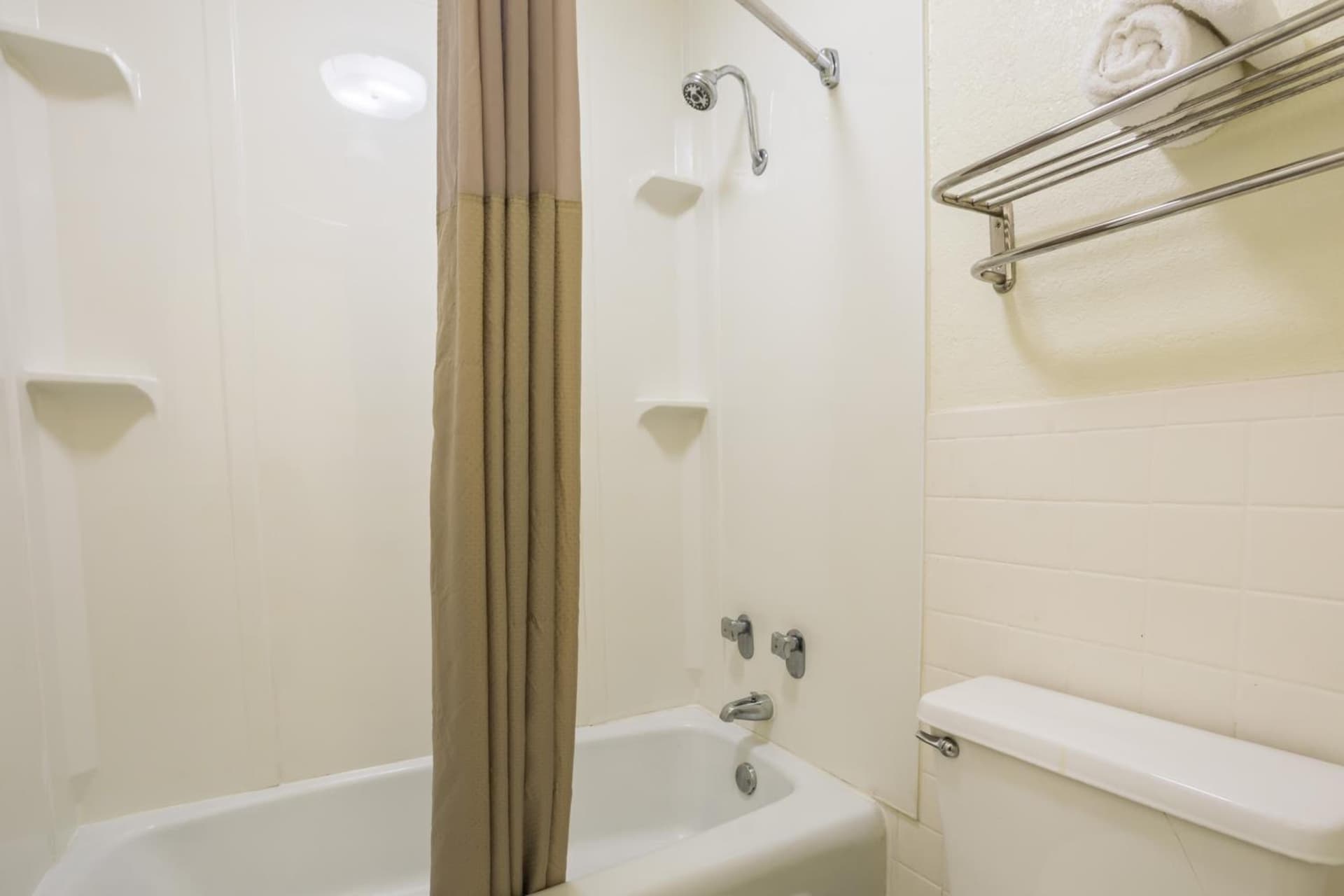 Motel 6-Spring Hill, FL - Weeki Wachee gallery photo in Weeki Wachee, FL — image 9