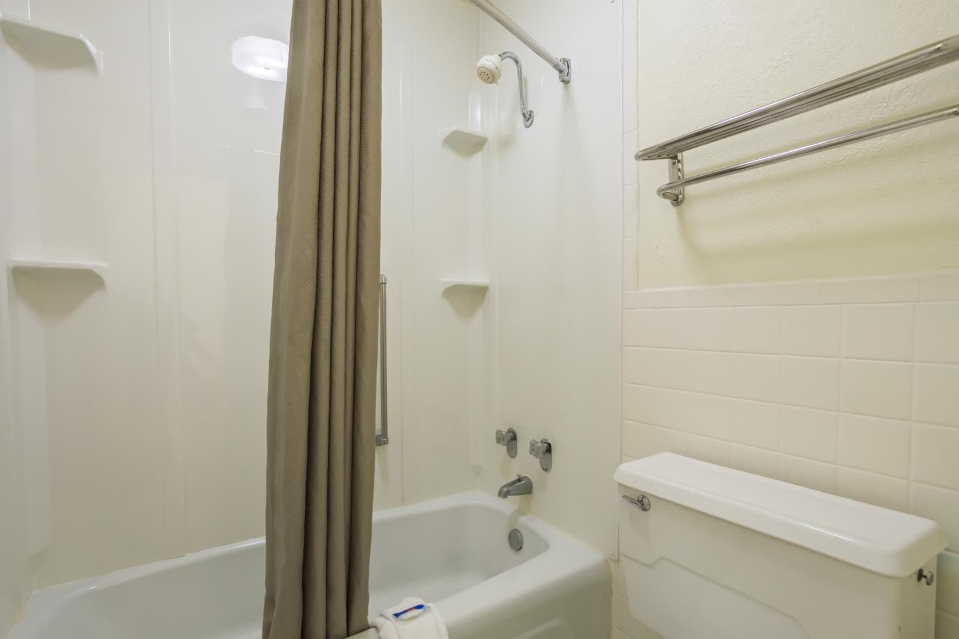 Motel 6-Spring Hill, FL - Weeki Wachee gallery photo in Weeki Wachee, FL — image 70