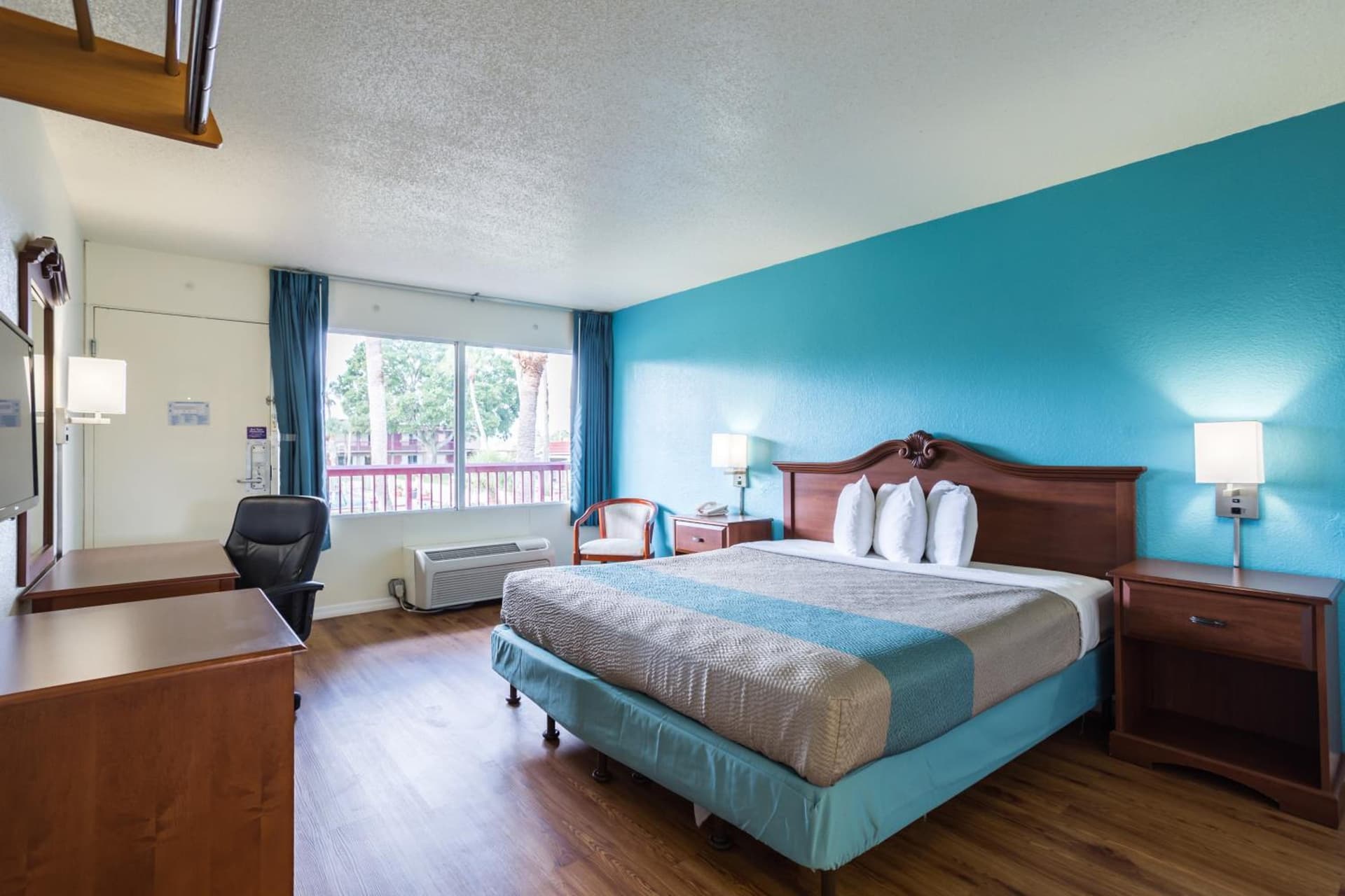 Motel 6-Spring Hill, FL - Weeki Wachee gallery photo in Weeki Wachee, FL — image 24