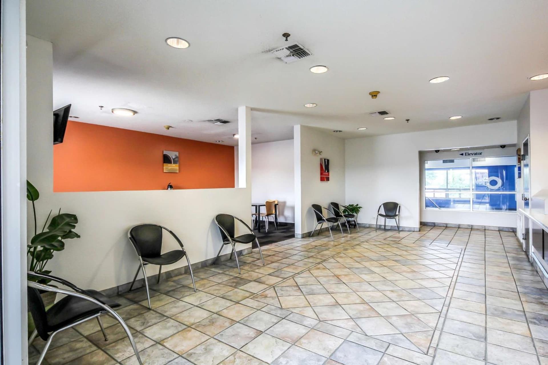 Motel 6 New Braunfels gallery photo in New Braunfels, TX — image 10