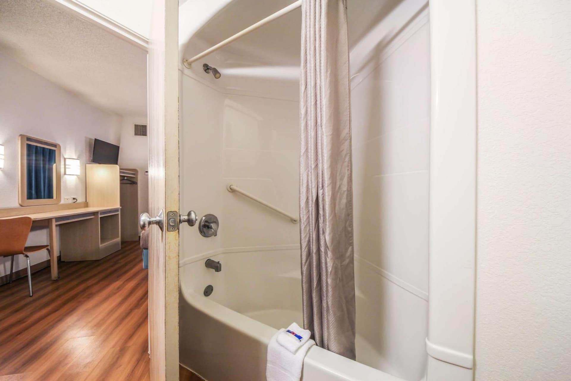 Motel 6 New Braunfels gallery photo in New Braunfels, TX — image 9