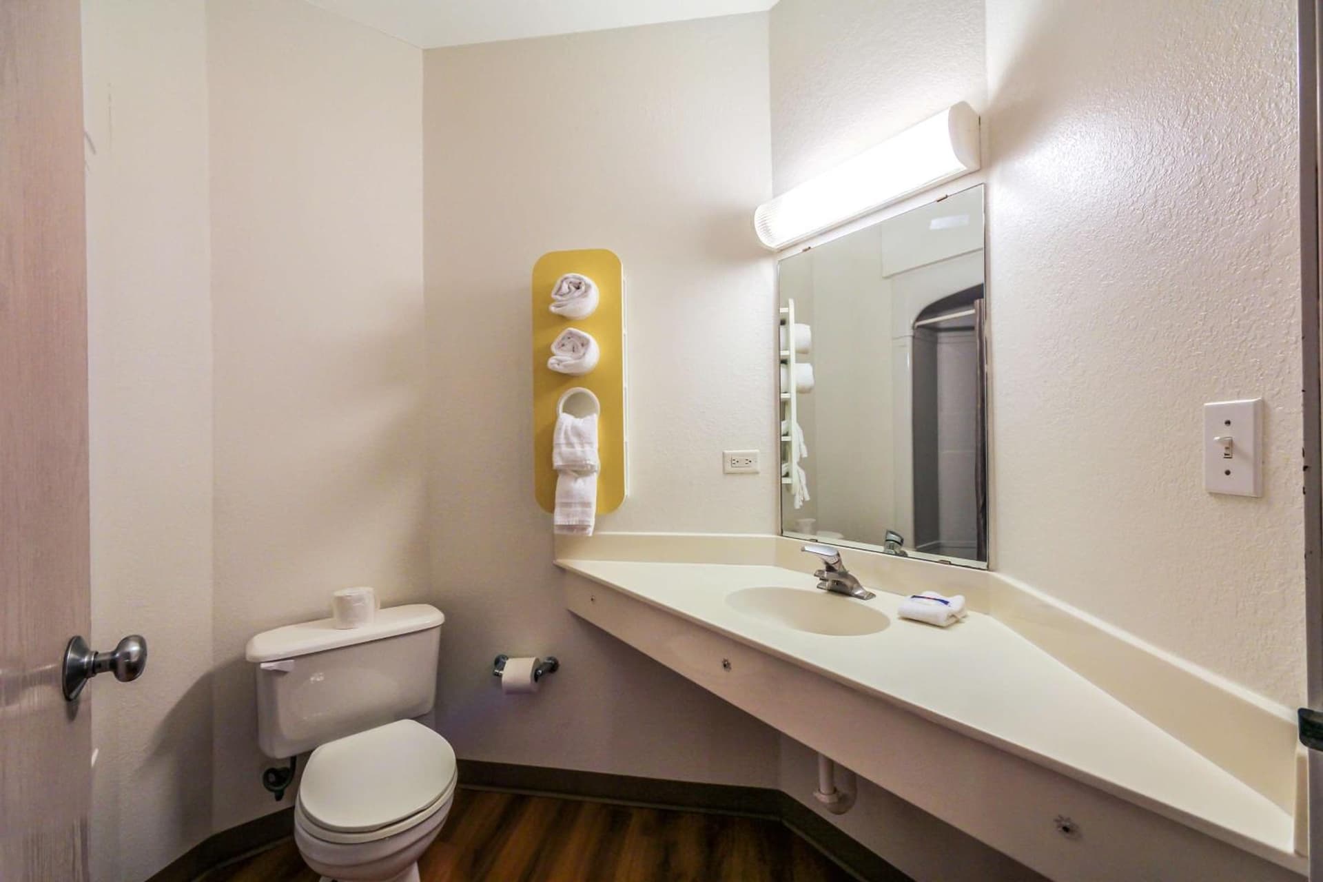 Motel 6 New Braunfels gallery photo in New Braunfels, TX — image 19