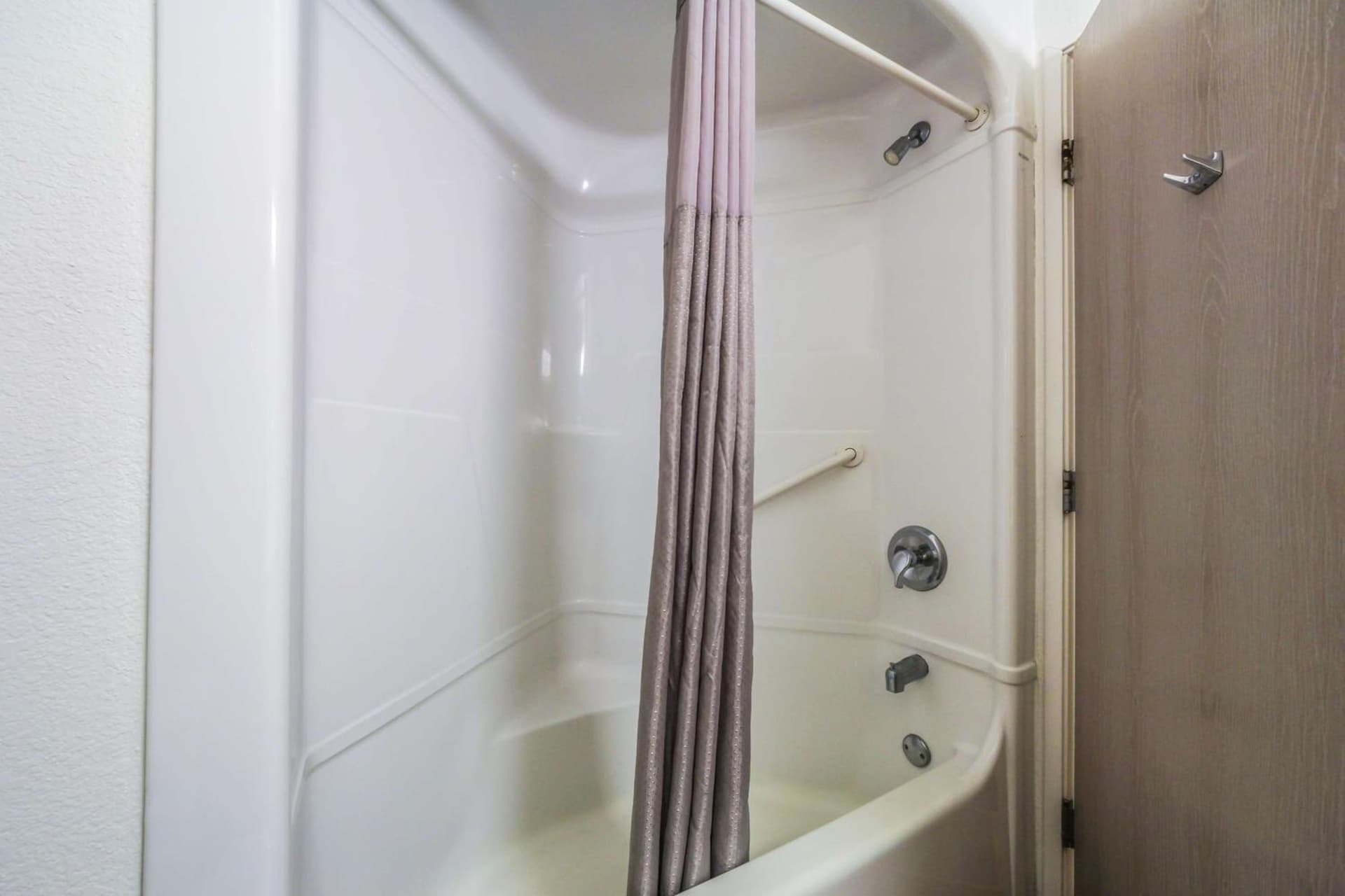 Motel 6 New Braunfels gallery photo in New Braunfels, TX — image 11