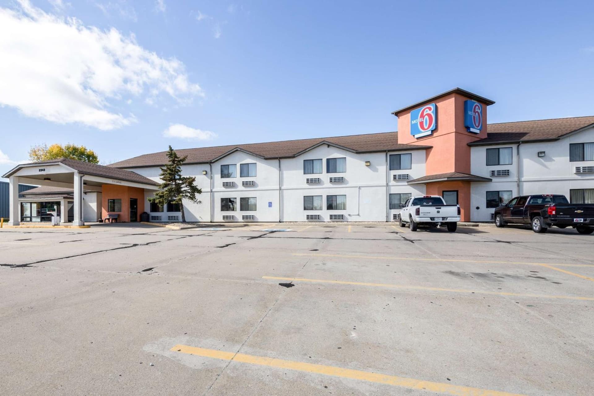 Motel 6-Waterloo, IA interior in Waterloo, IA — gallery photo 2