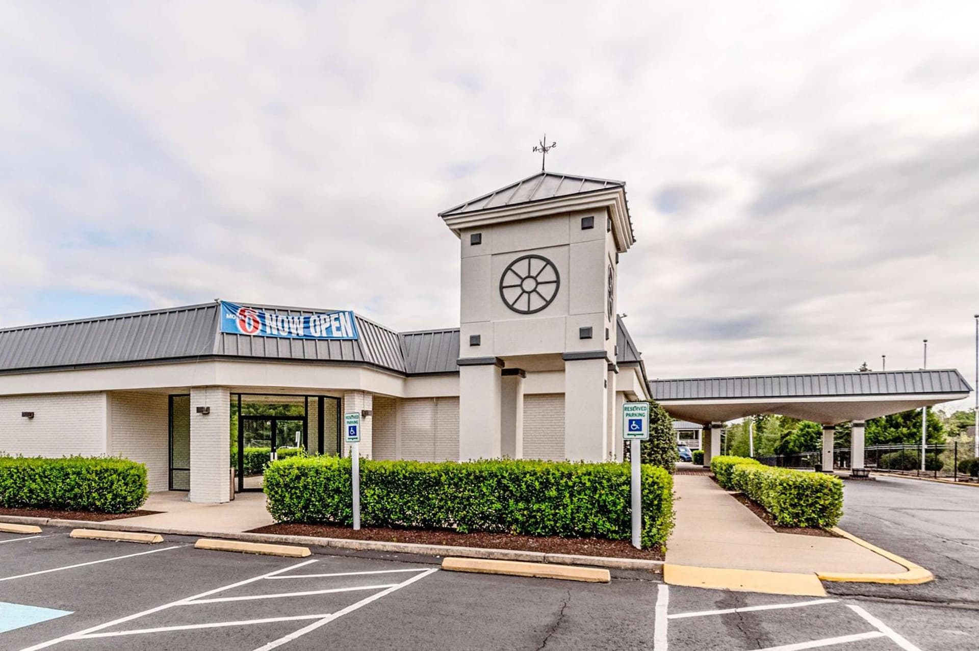 Motel 6-Dumfries, VA featured exterior or lobby in Dumfries, VA — similar hotel