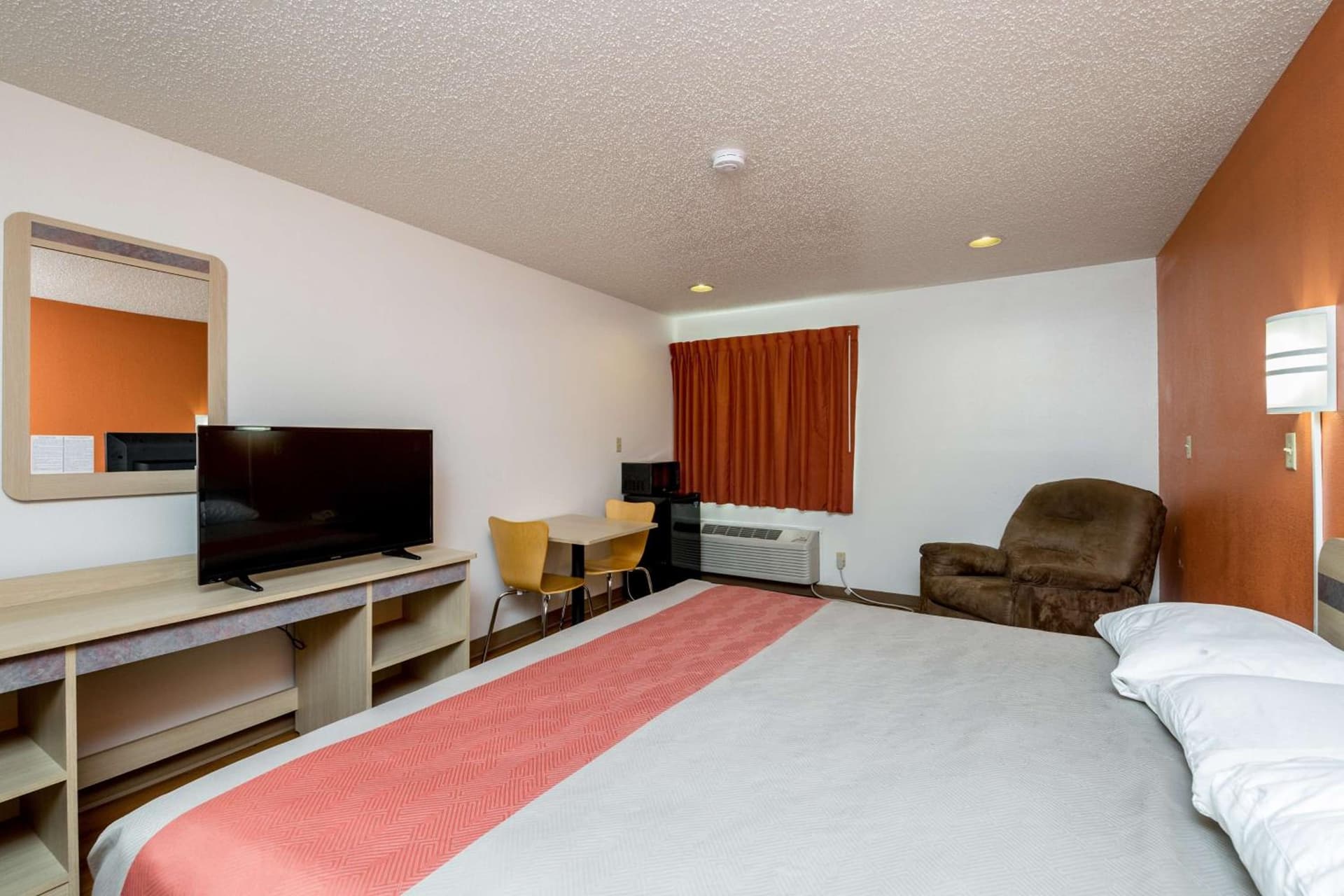 Motel 6-Waterloo, IA gallery photo in Waterloo, IA — image 37