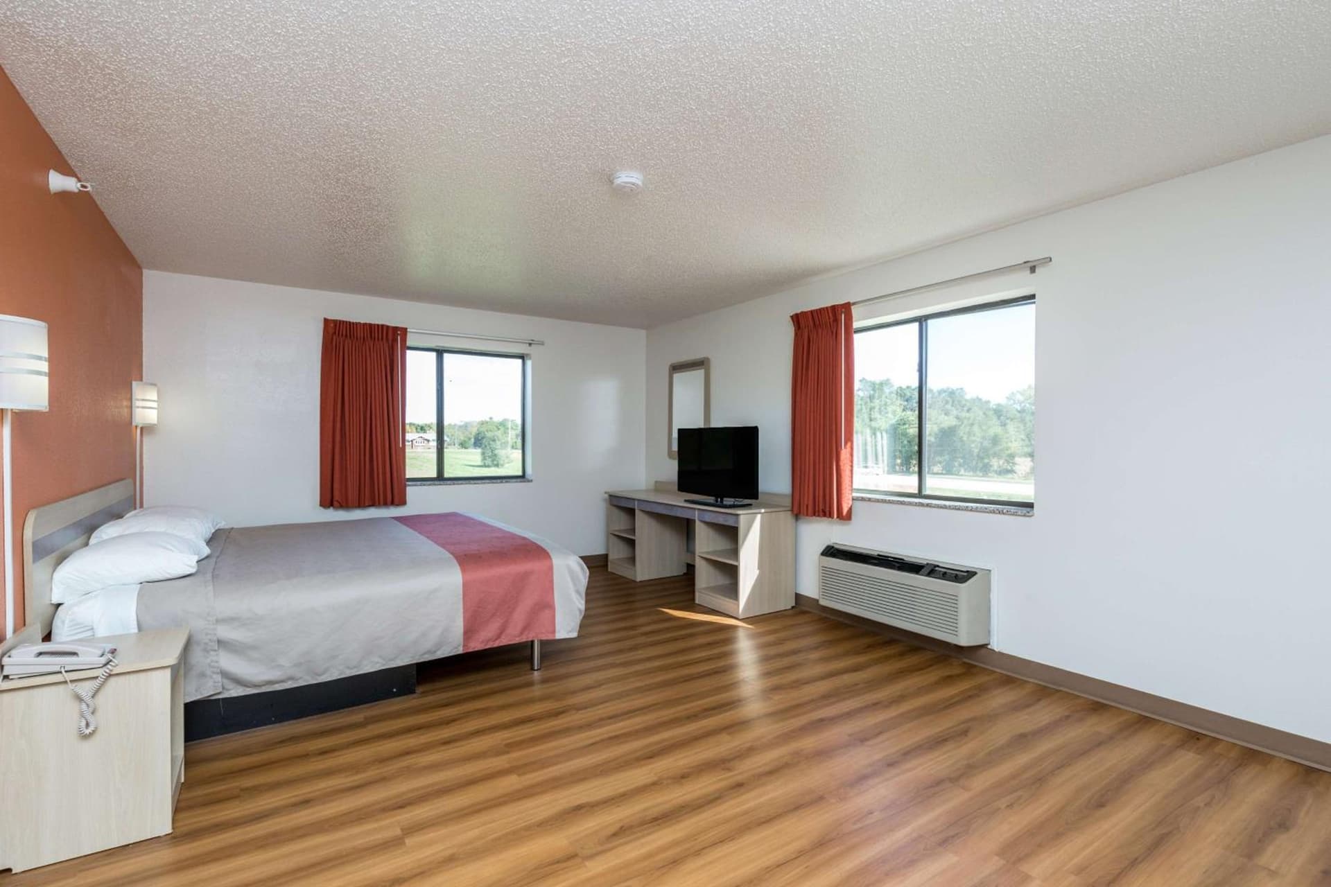 Motel 6-Waterloo, IA gallery photo in Waterloo, IA — image 41
