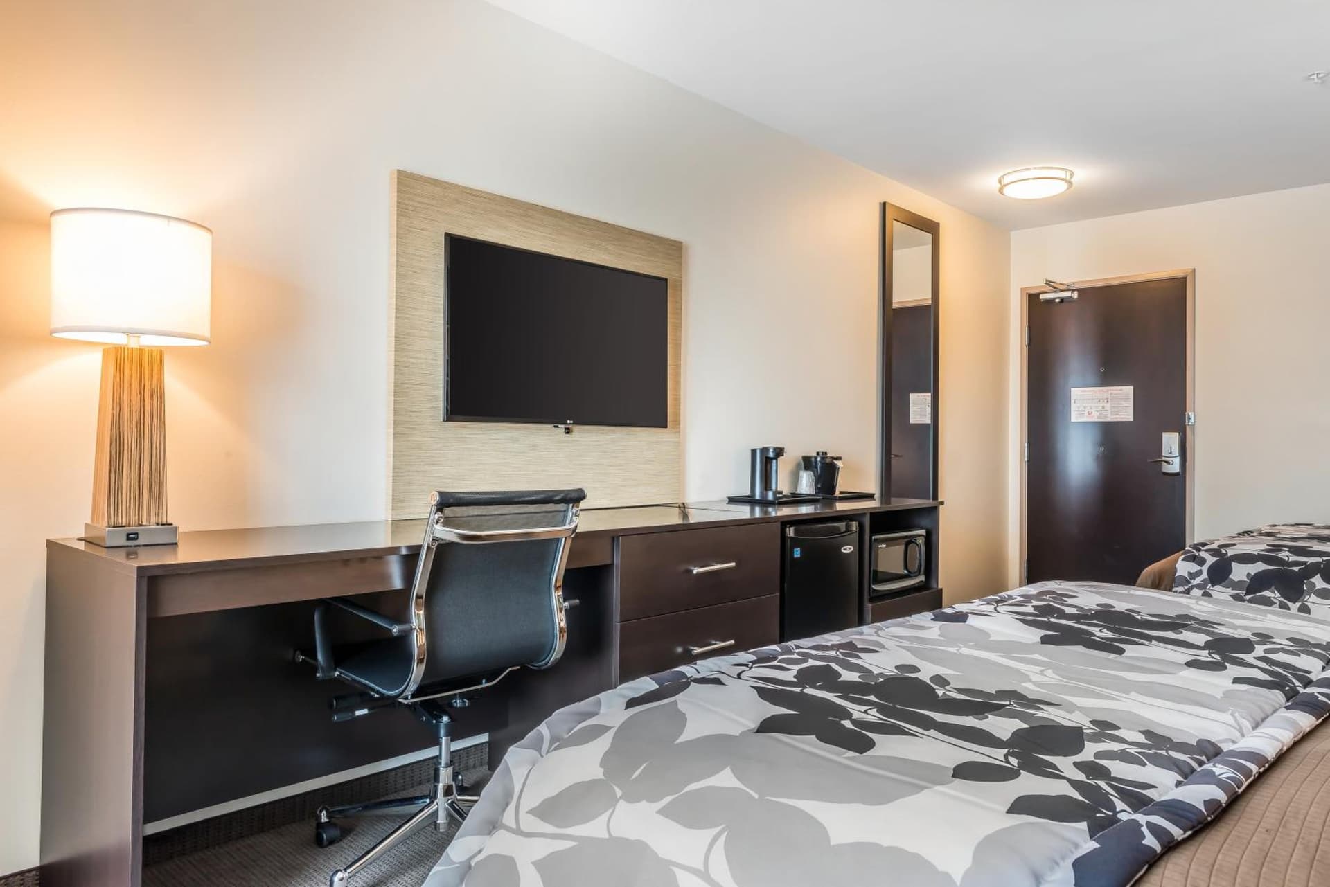 Sleep Inn & Suites Cumberland property views in Cumberland, MD — gallery photo 3