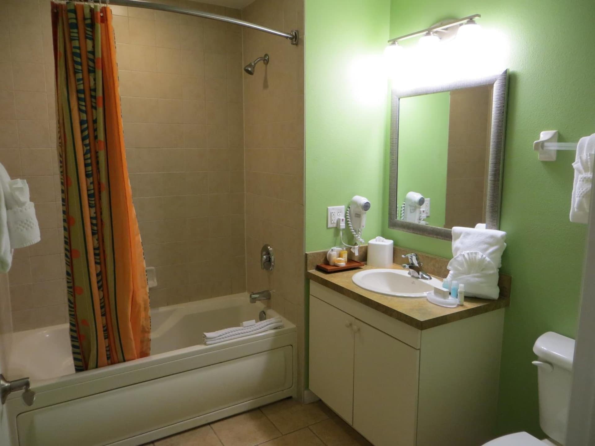 Barefoot Suites gallery photo in Kissimmee, FL — image 33