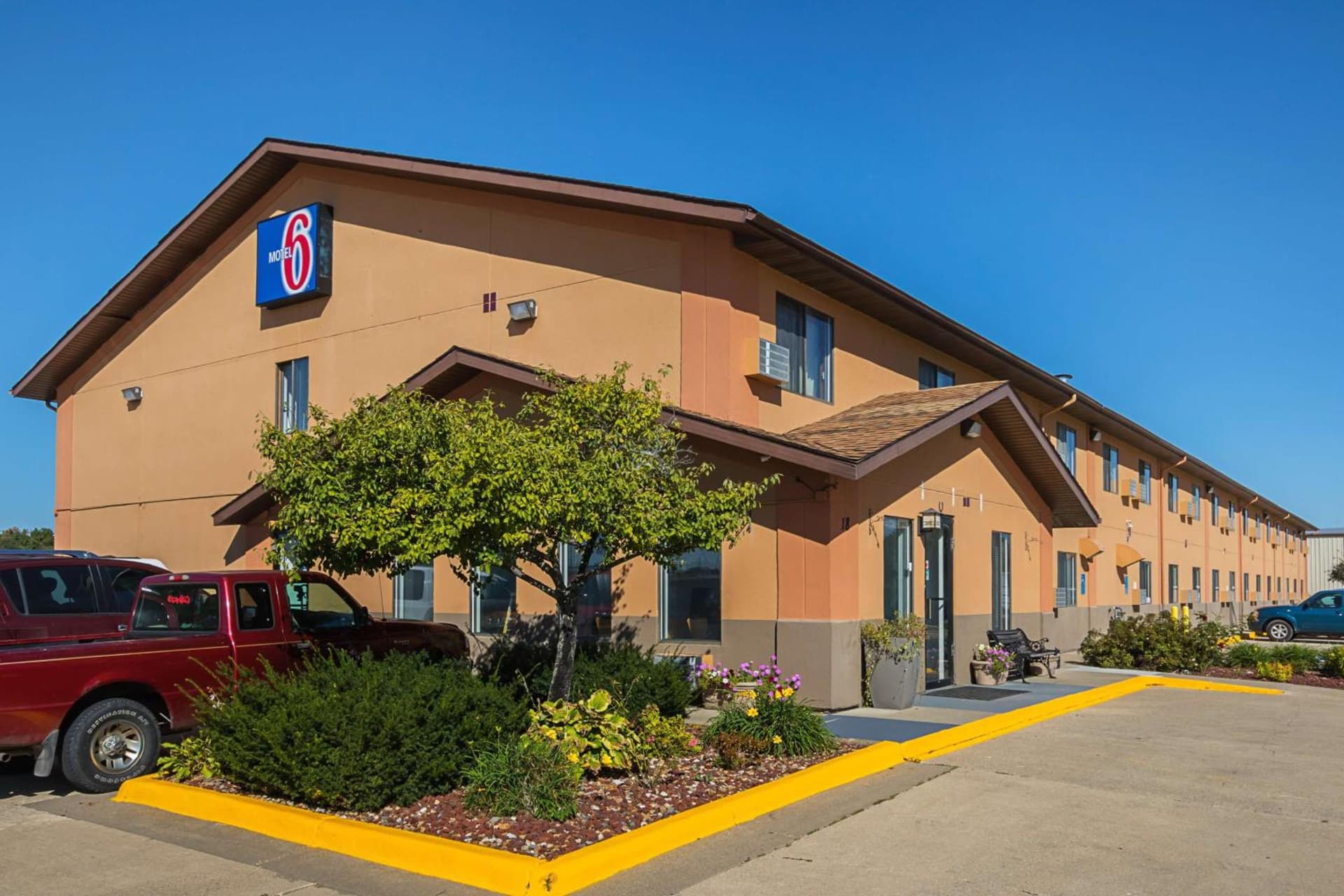 Motel 6-Marshalltown, IA featured exterior or lobby in Marshalltown, IA — similar hotel