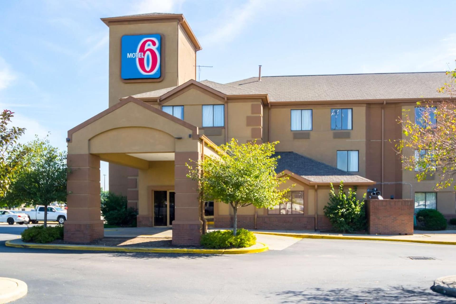 Motel 6-Indianapolis, IN - Airport property views in Indianapolis, IN — gallery photo 3