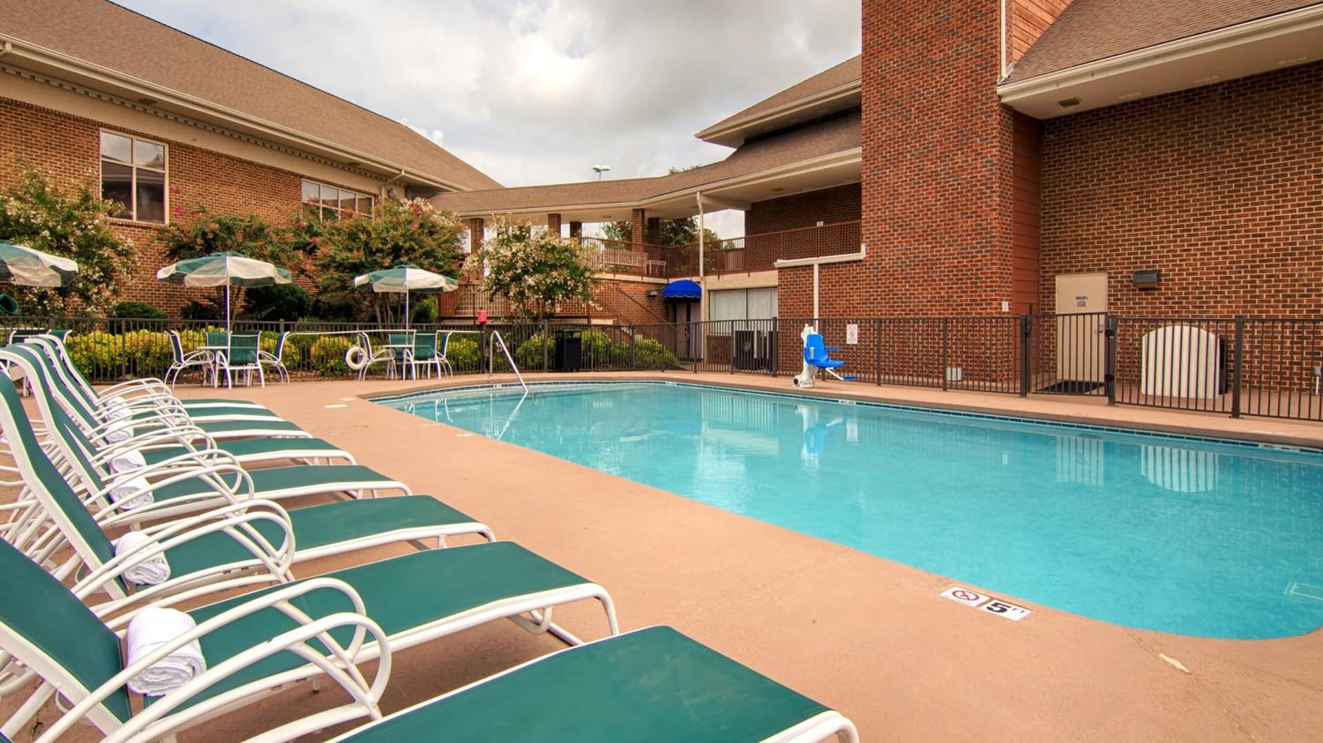 Best Western Plus Morristown Conference Center interior in Morristown, TN — gallery photo 2