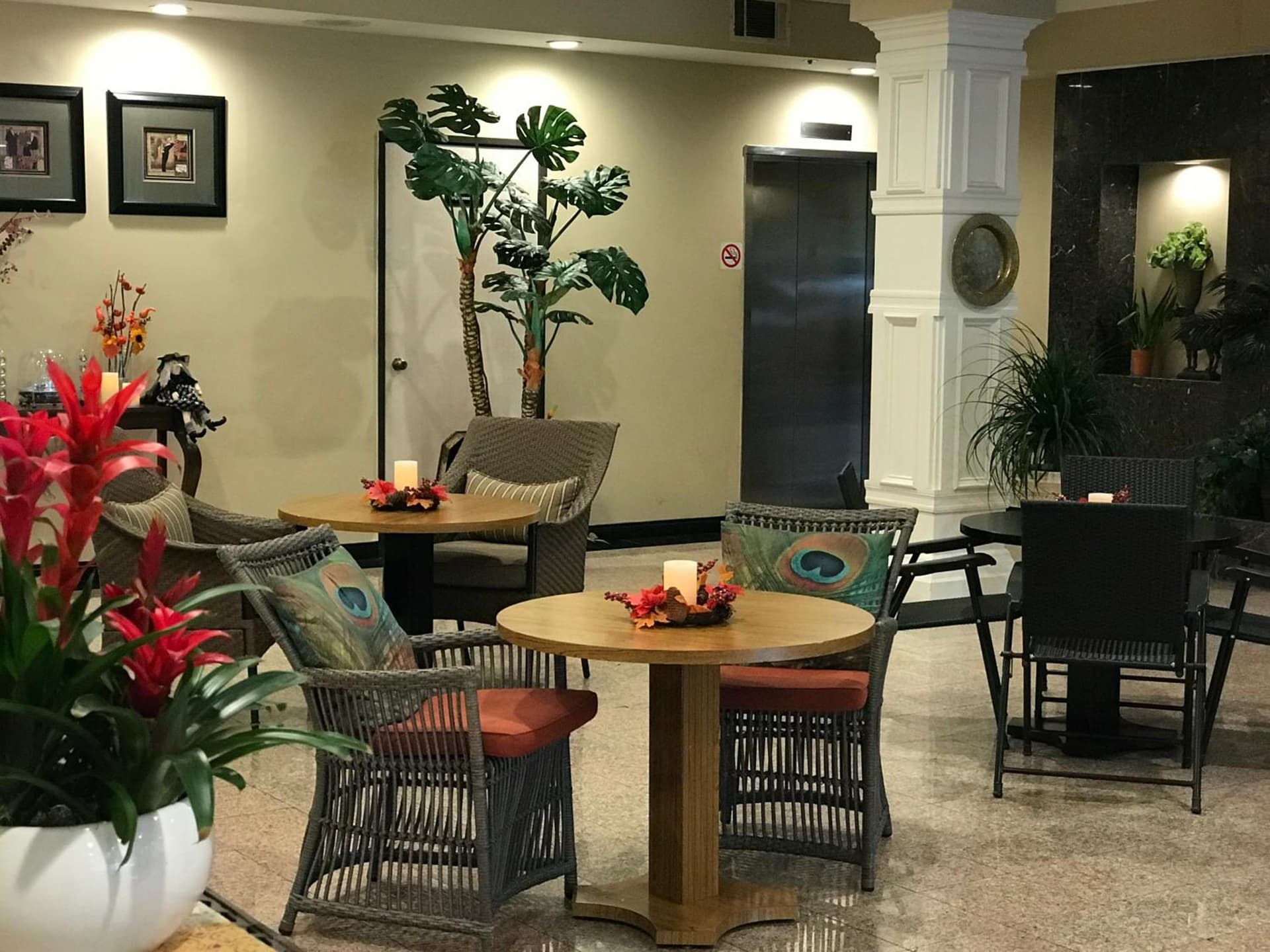 GreenTree Inn & Suites Los Angeles - Alhambra - Pasadena interior in Alhambra, CA — gallery photo 2