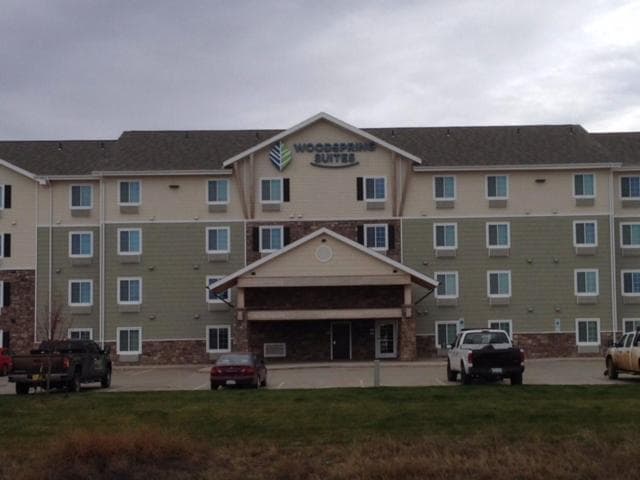 Suburban Studios property views in Watford City, ND — gallery photo 3