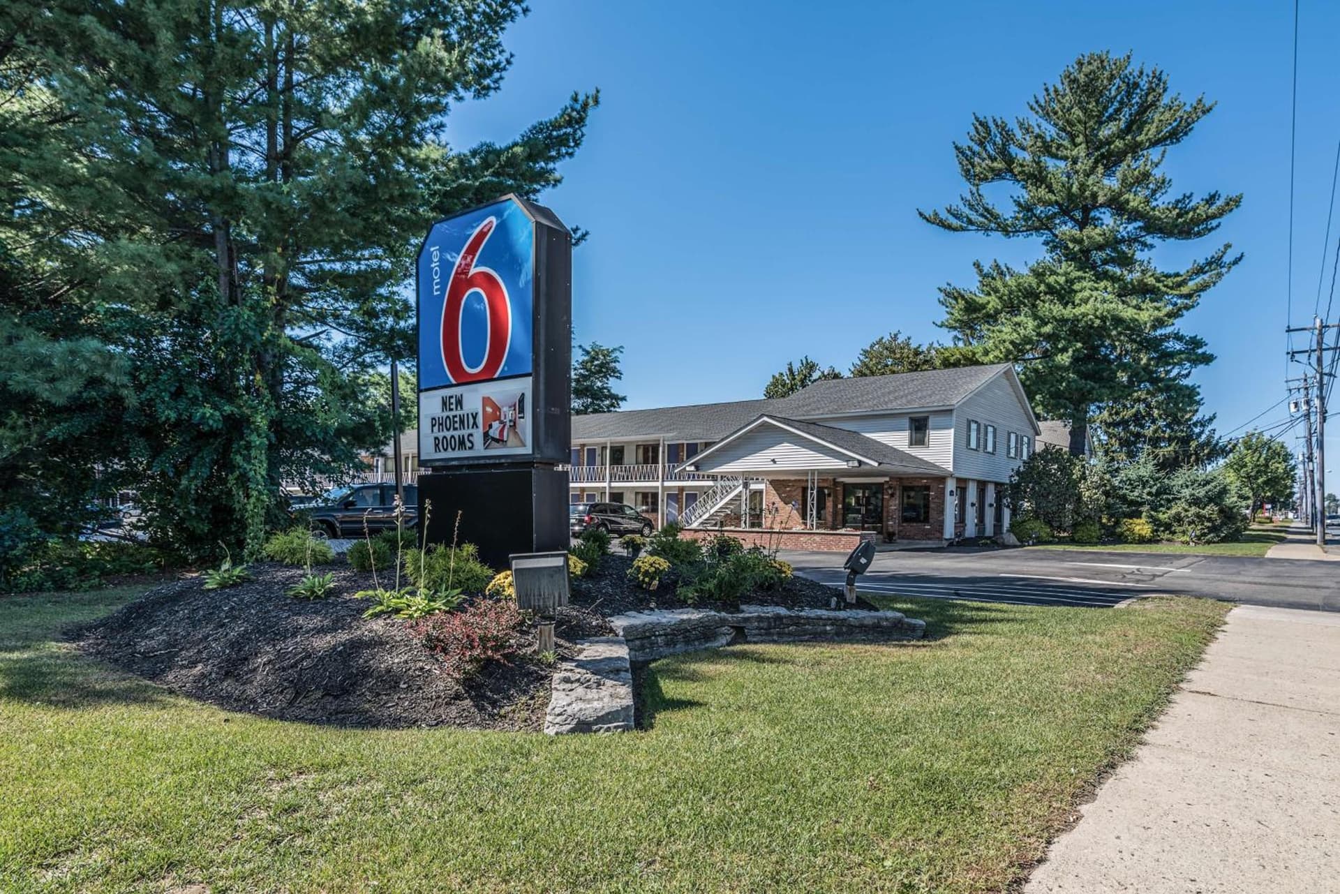 MOTEL 6 - Albany, NY - Airport exterior or lobby in Albany, NY — main listing photo