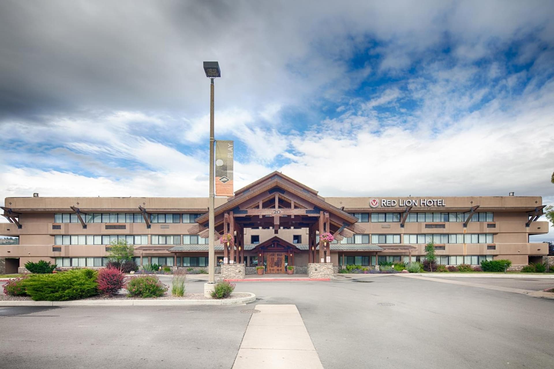Red Lion Hotel Kalispell property views in Kalispell, MT — gallery photo 3