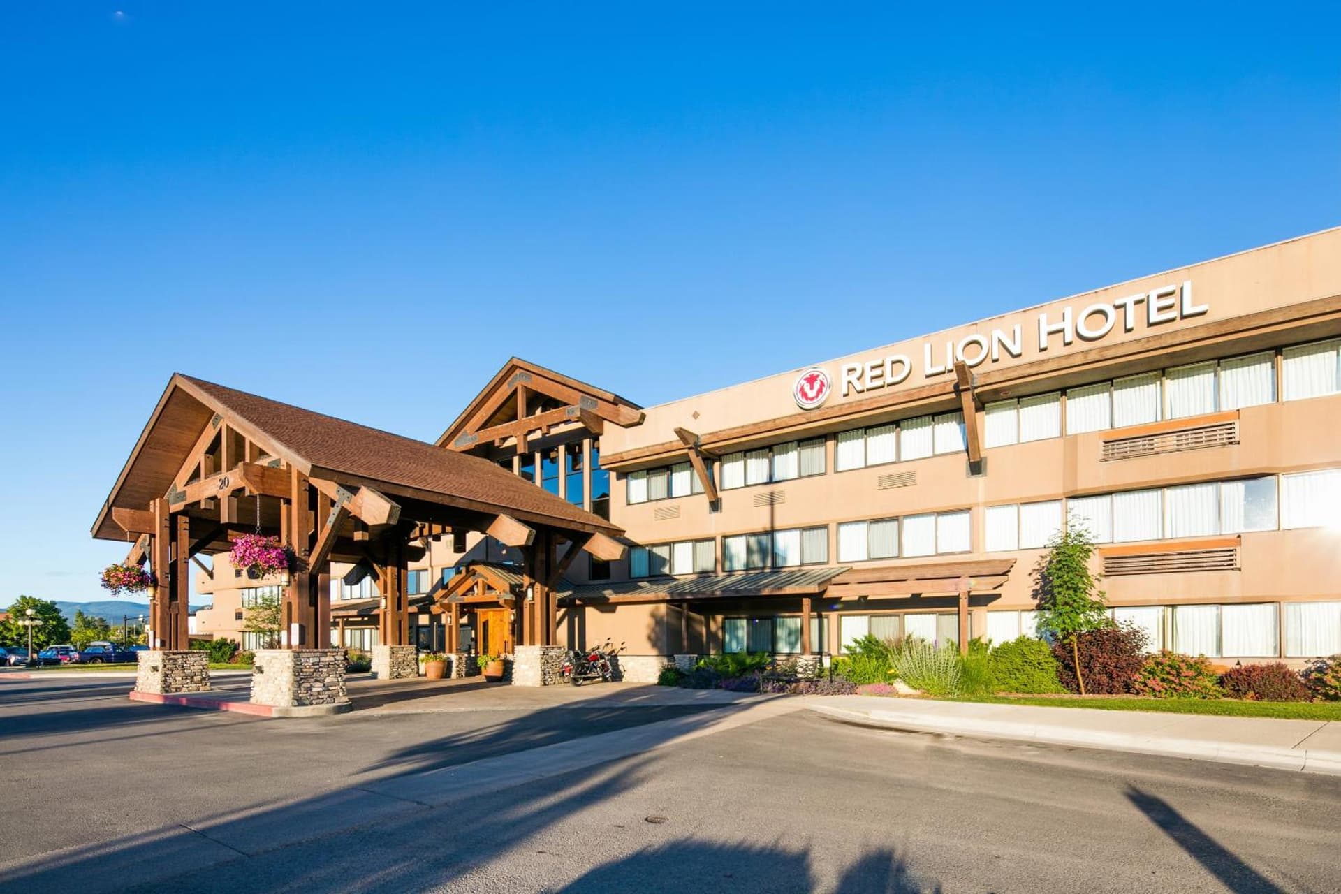 Red Lion Hotel Kalispell interior in Kalispell, MT — gallery photo 2