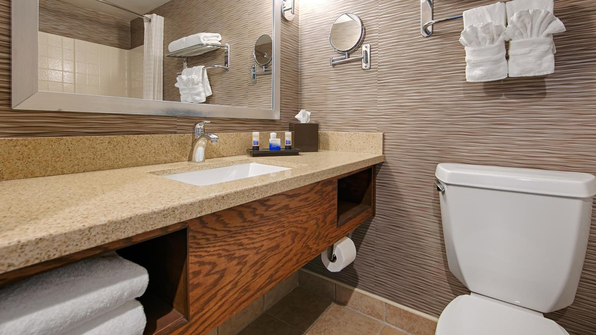 Best Western Plus Rama Inn & Suites gallery photo in Oakdale, CA — image 24