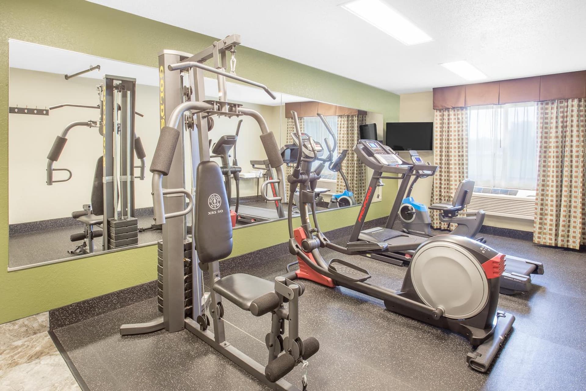 Baymont by Wyndham Holland gallery photo in Holland, MI — image 33