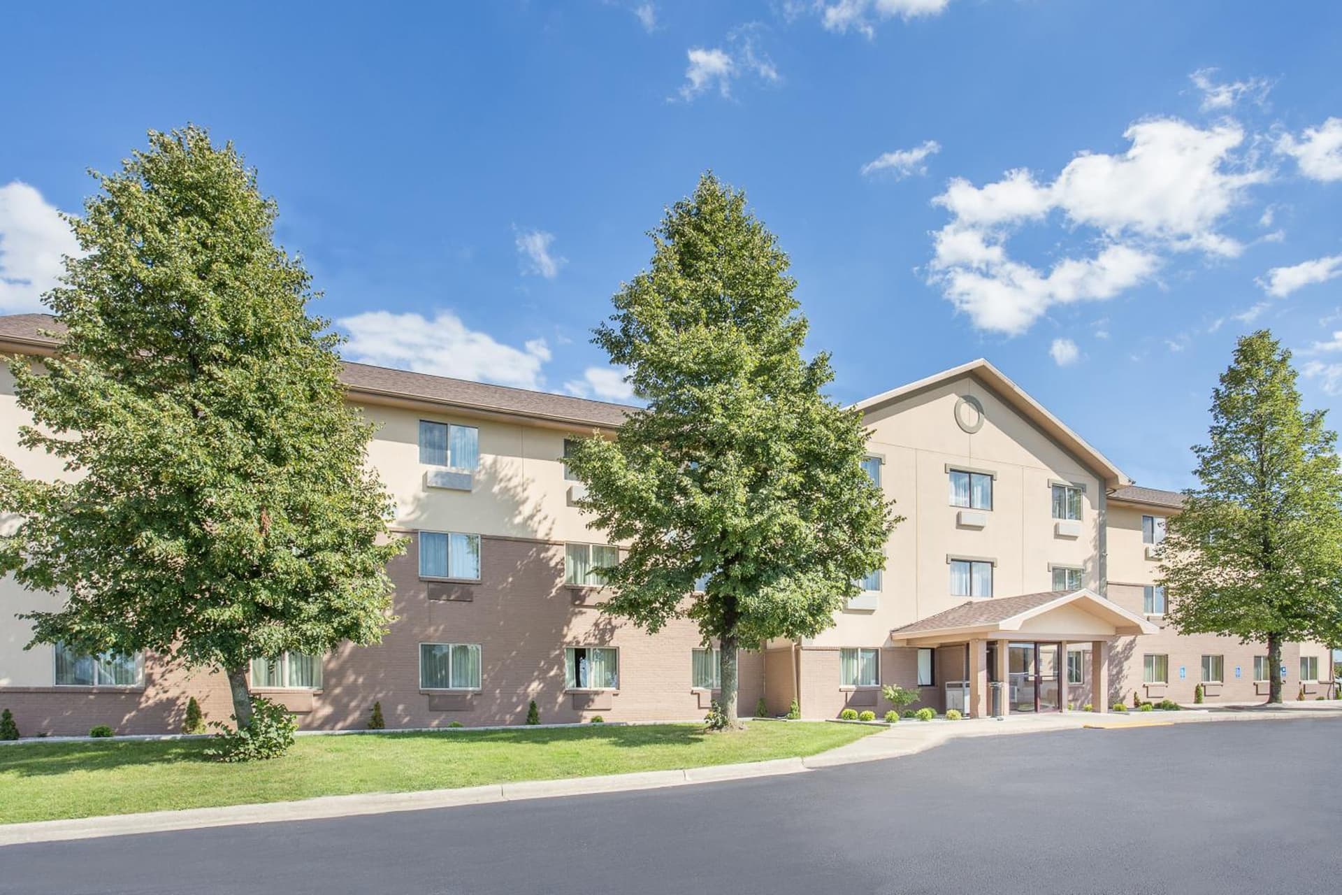 Baymont by Wyndham Holland gallery photo in Holland, MI — image 24