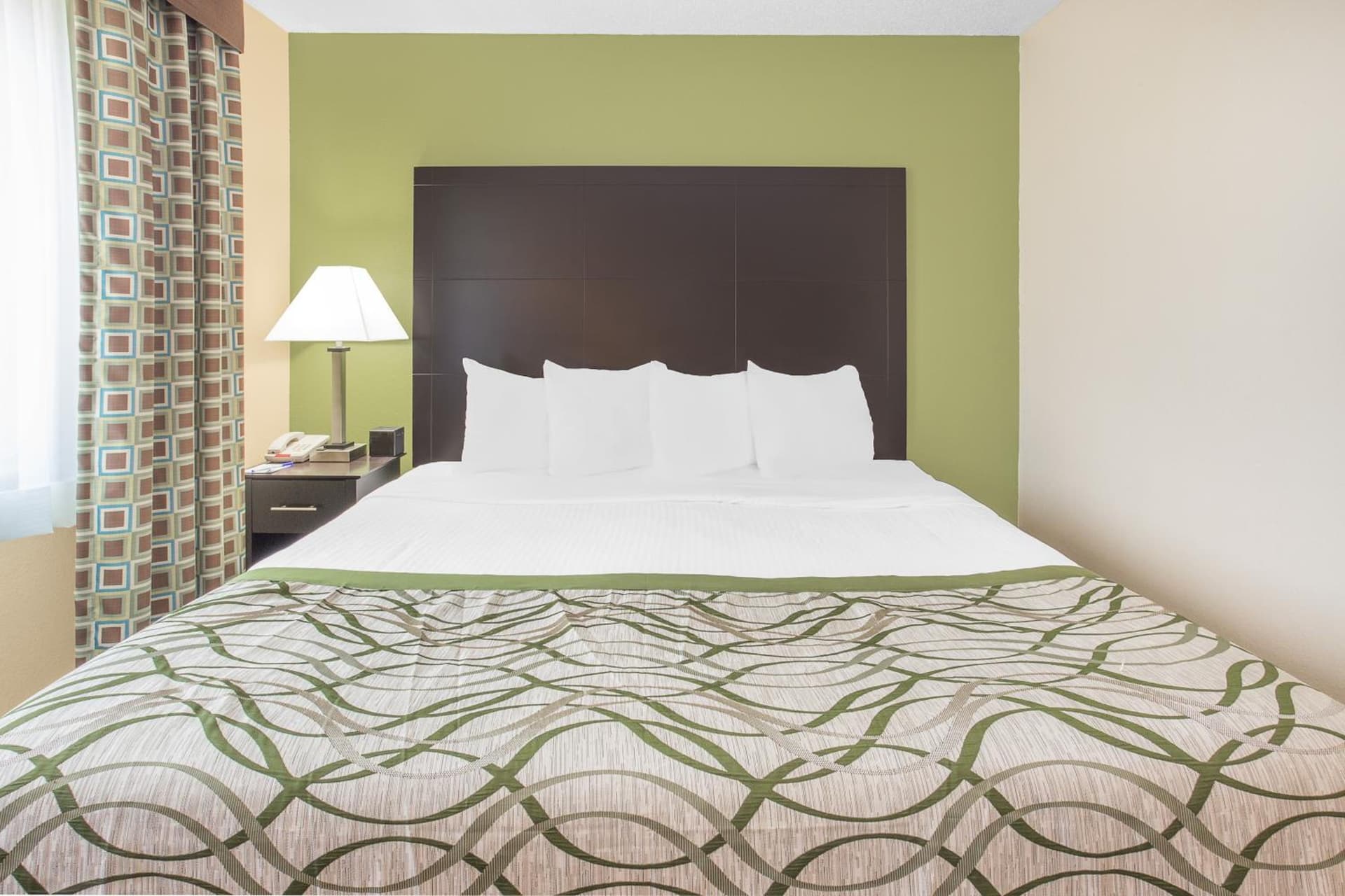 Baymont by Wyndham Holland gallery photo in Holland, MI — image 31