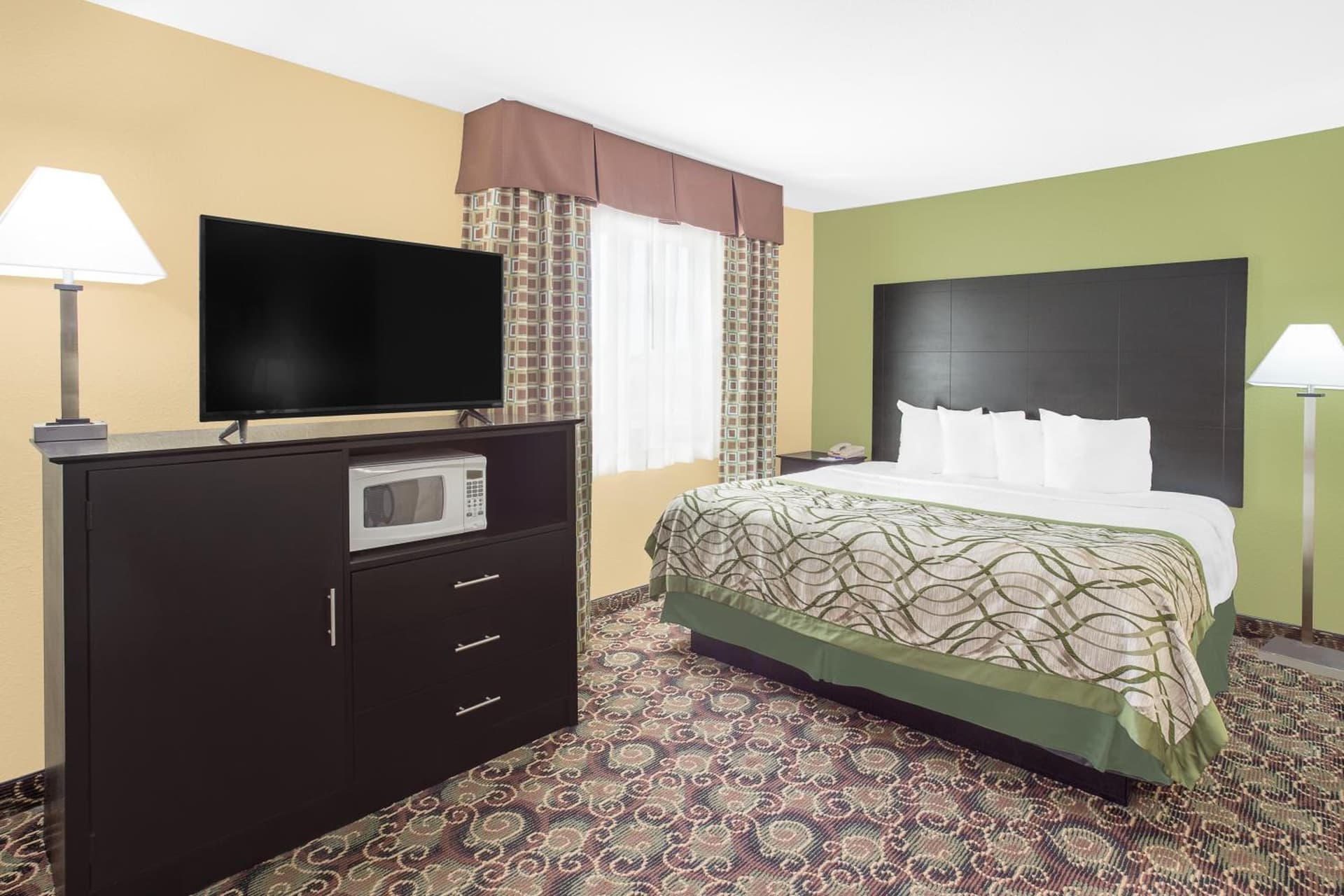 Baymont by Wyndham Holland gallery photo in Holland, MI — image 12