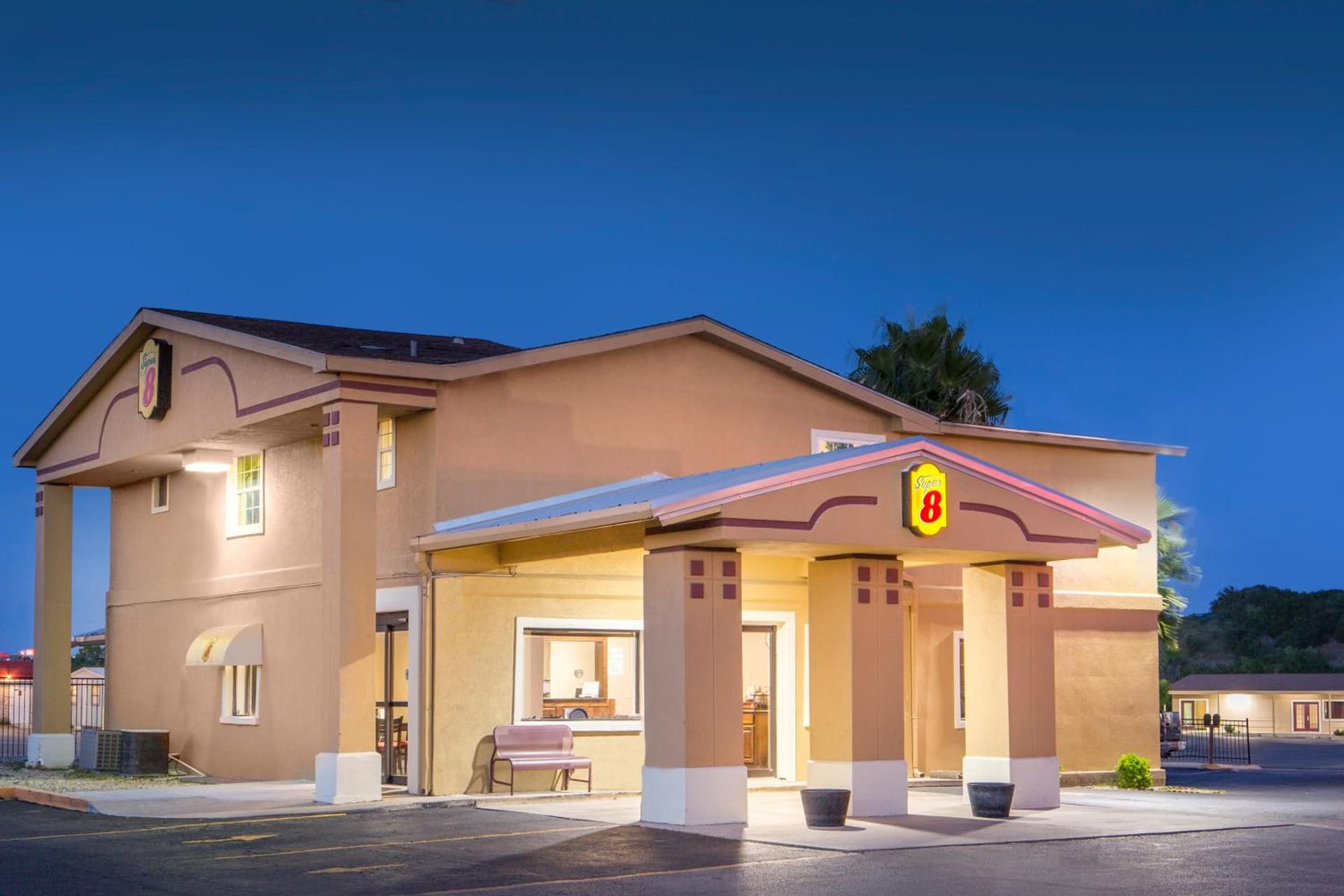 Super 8 by Wyndham Temple S General Bruce gallery photo in Temple, TX — image 15