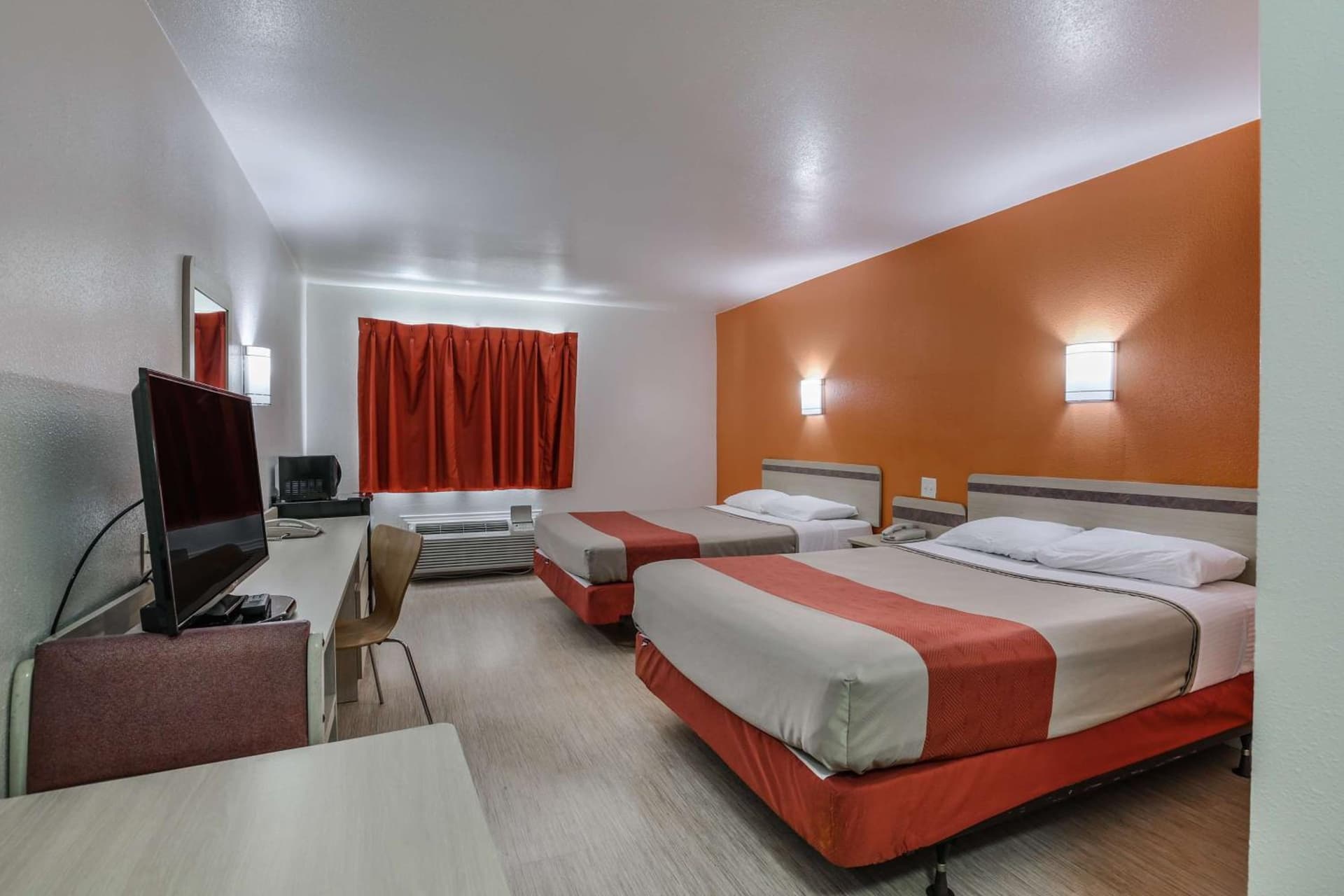 Motel 6-Pasadena, TX interior in Pasadena, TX — gallery photo 2