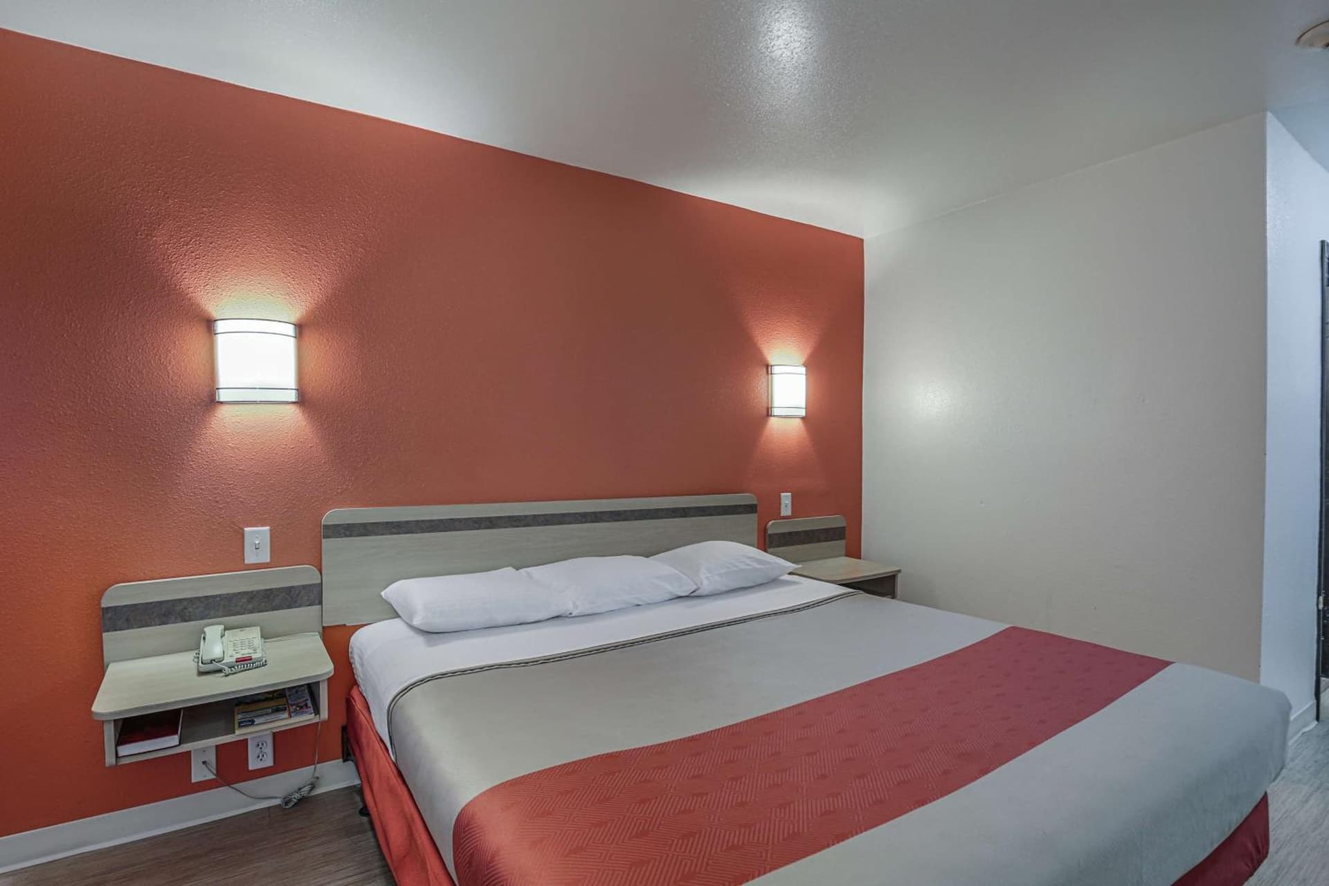 Motel 6-Pasadena, TX gallery photo in Pasadena, TX — image 6