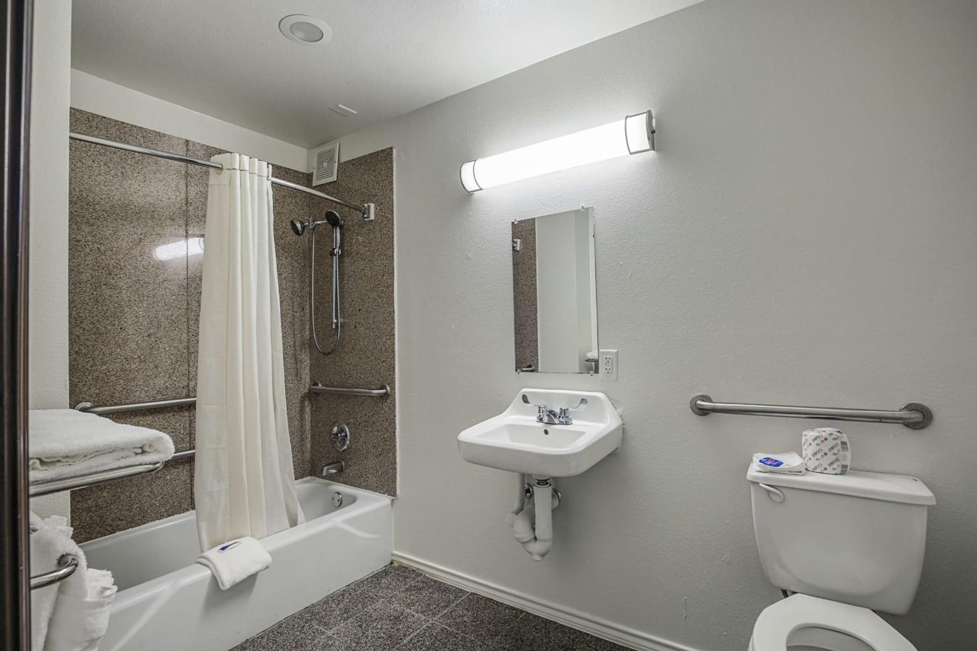 Motel 6-Pasadena, TX gallery photo in Pasadena, TX — image 27