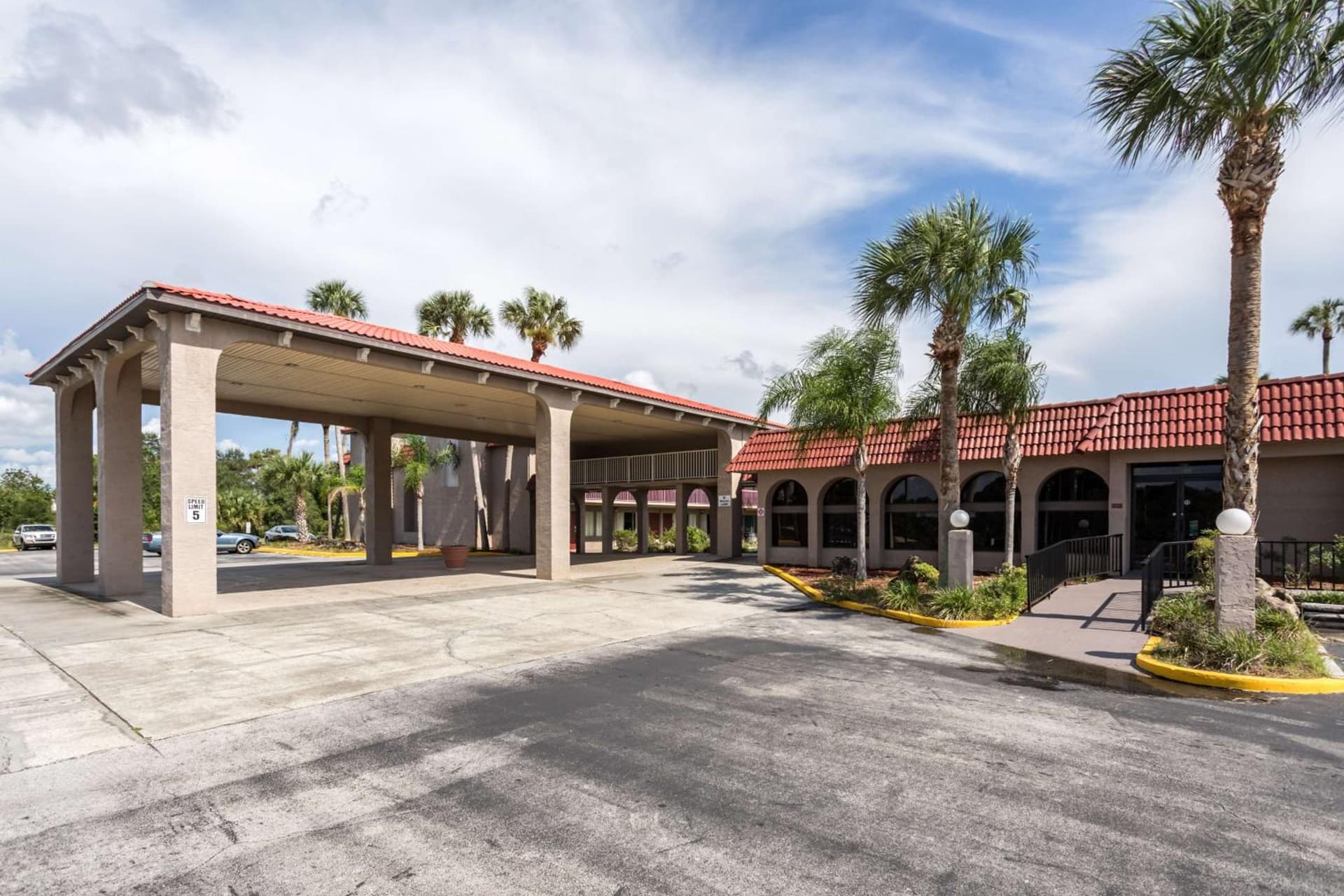 Motel 6-Spring Hill, FL - Weeki Wachee gallery photo in Weeki Wachee, FL — image 35