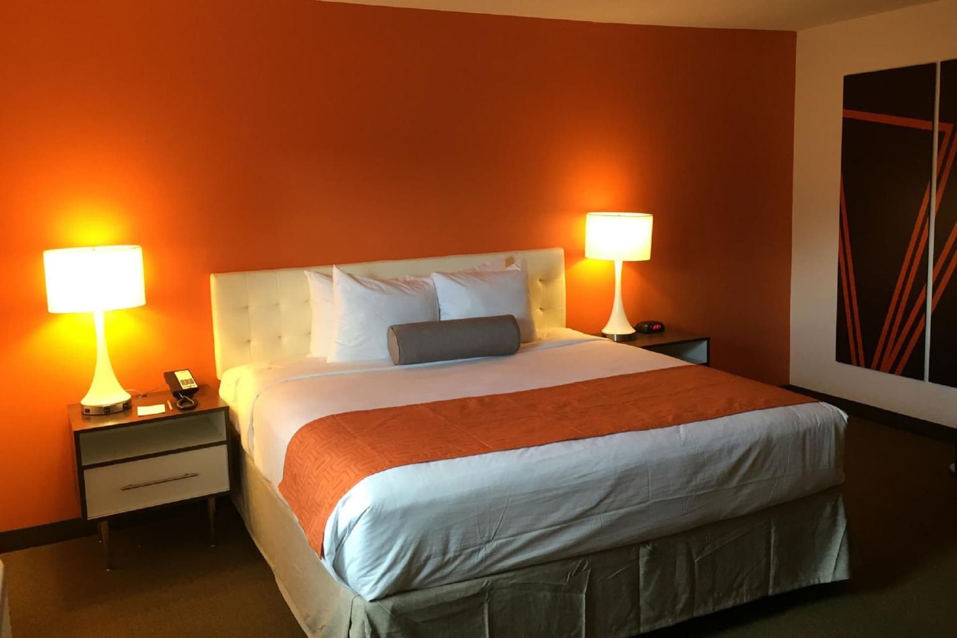 Howard Johnson by Wyndham Quincy/ Boston interior in Quincy, MA — gallery photo 2
