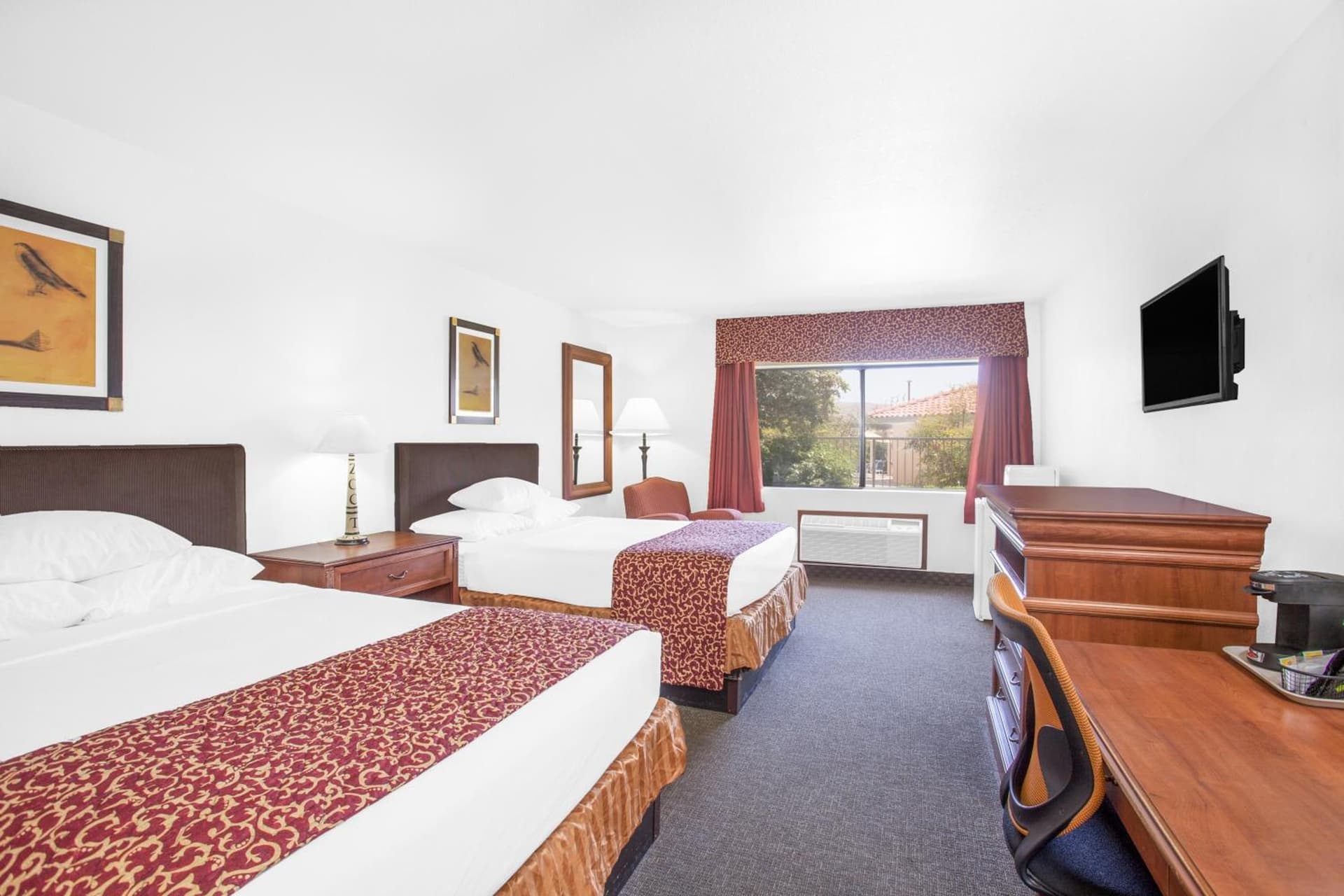 Ramada by Wyndham Barstow property views in Barstow, CA — gallery photo 3
