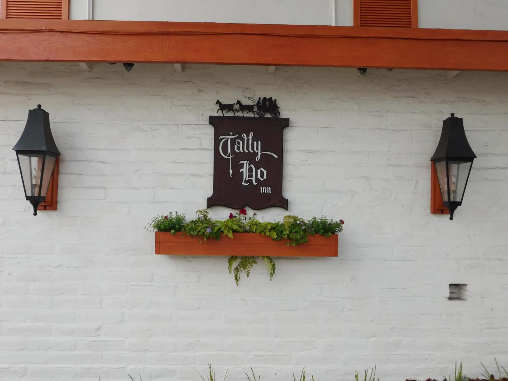 Tally Ho Inn property views in Carmel, CA — gallery photo 3