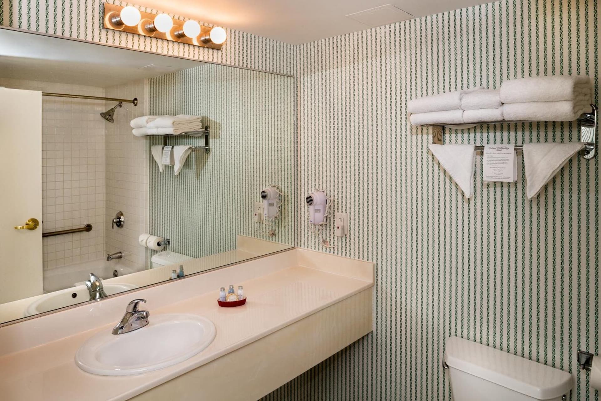 Williamsburg Woodlands Hotel & Suites, an official Colonial Williamsburg Hotel gallery photo in Williamsburg, VA — image 55