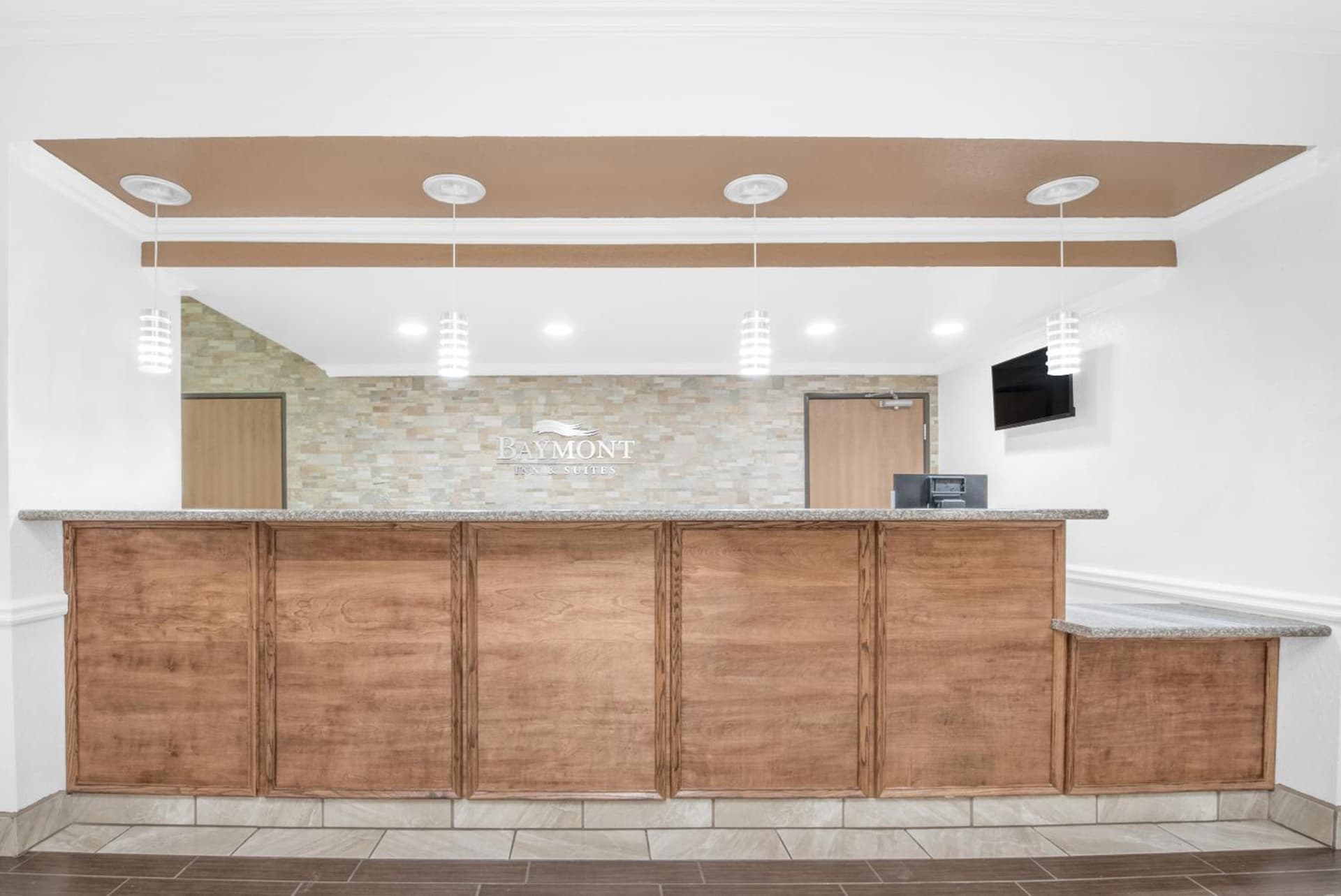 Baymont by Wyndham Pearsall interior in Pearsall, TX — gallery photo 2