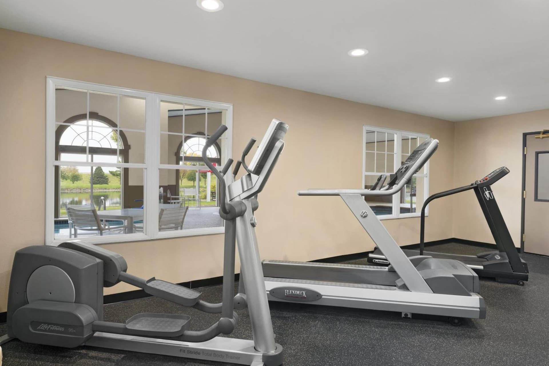 Country Inn & Suites by Radisson, Ankeny - Des Moines gallery photo in Ankeny, IA — image 10