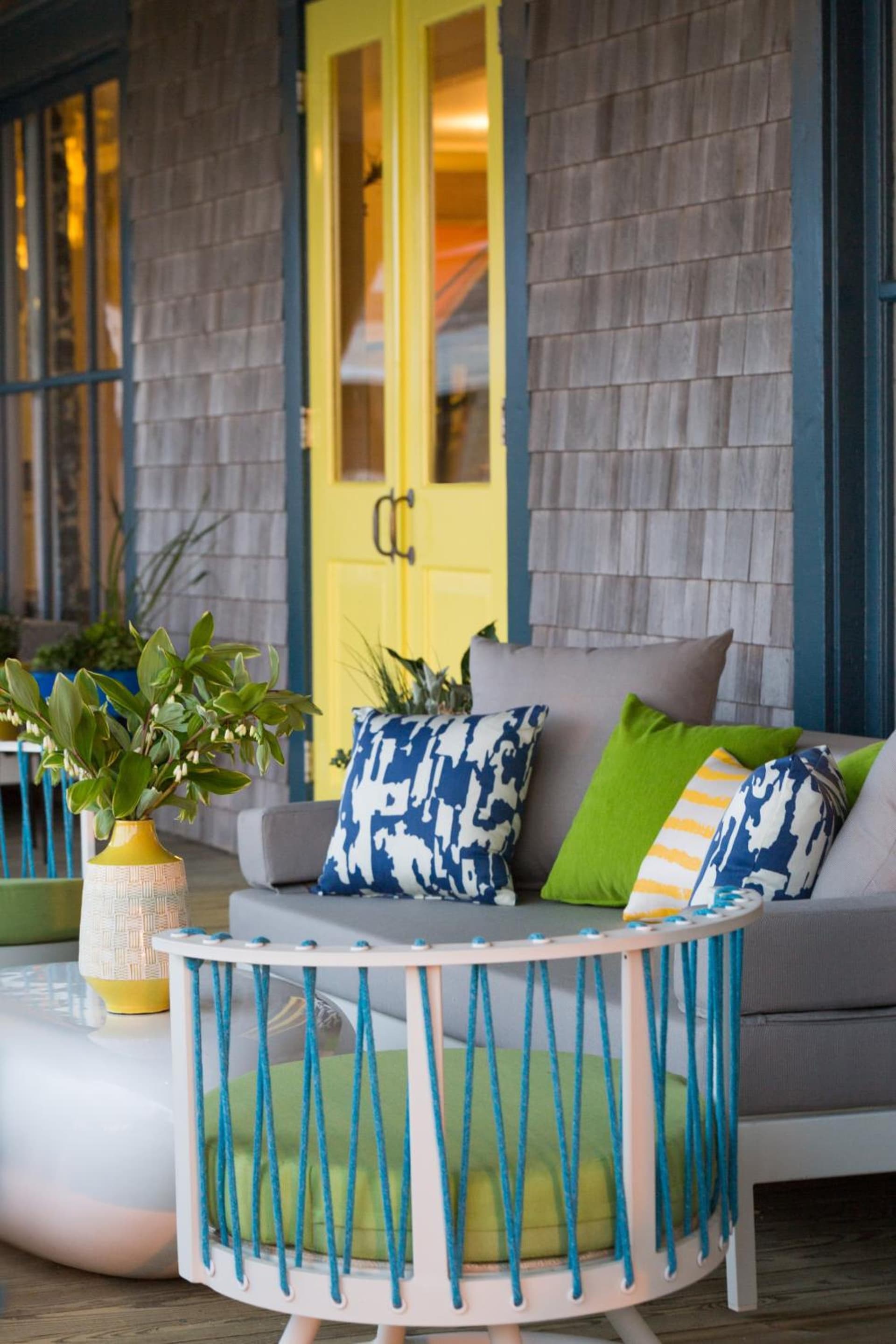 Summercamp property views in Oak Bluffs, MA — gallery photo 3