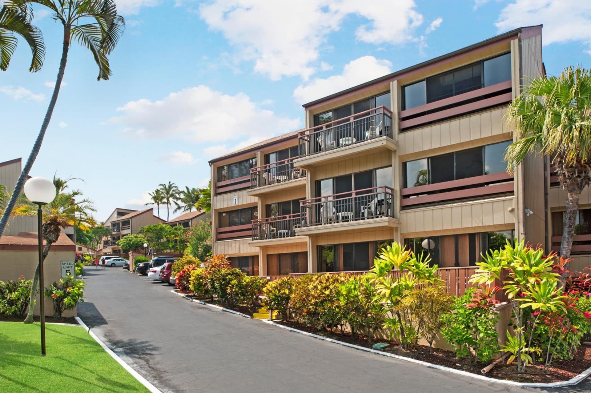 The Kona Billfisher featured exterior or lobby in Kailua-Kona — similar hotel