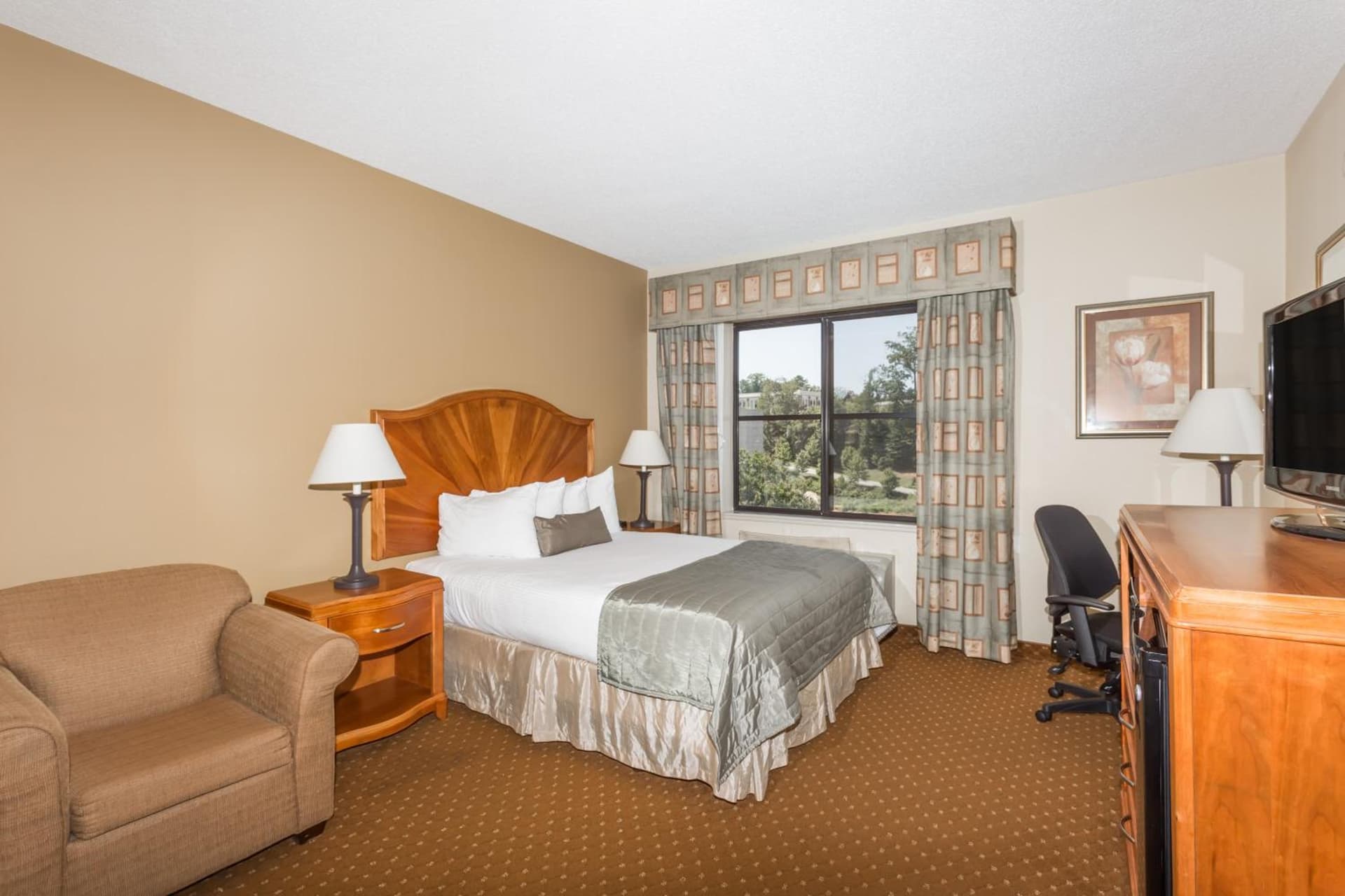 Baymont by Wyndham Asheville/Biltmore gallery photo in Asheville, NC — image 30