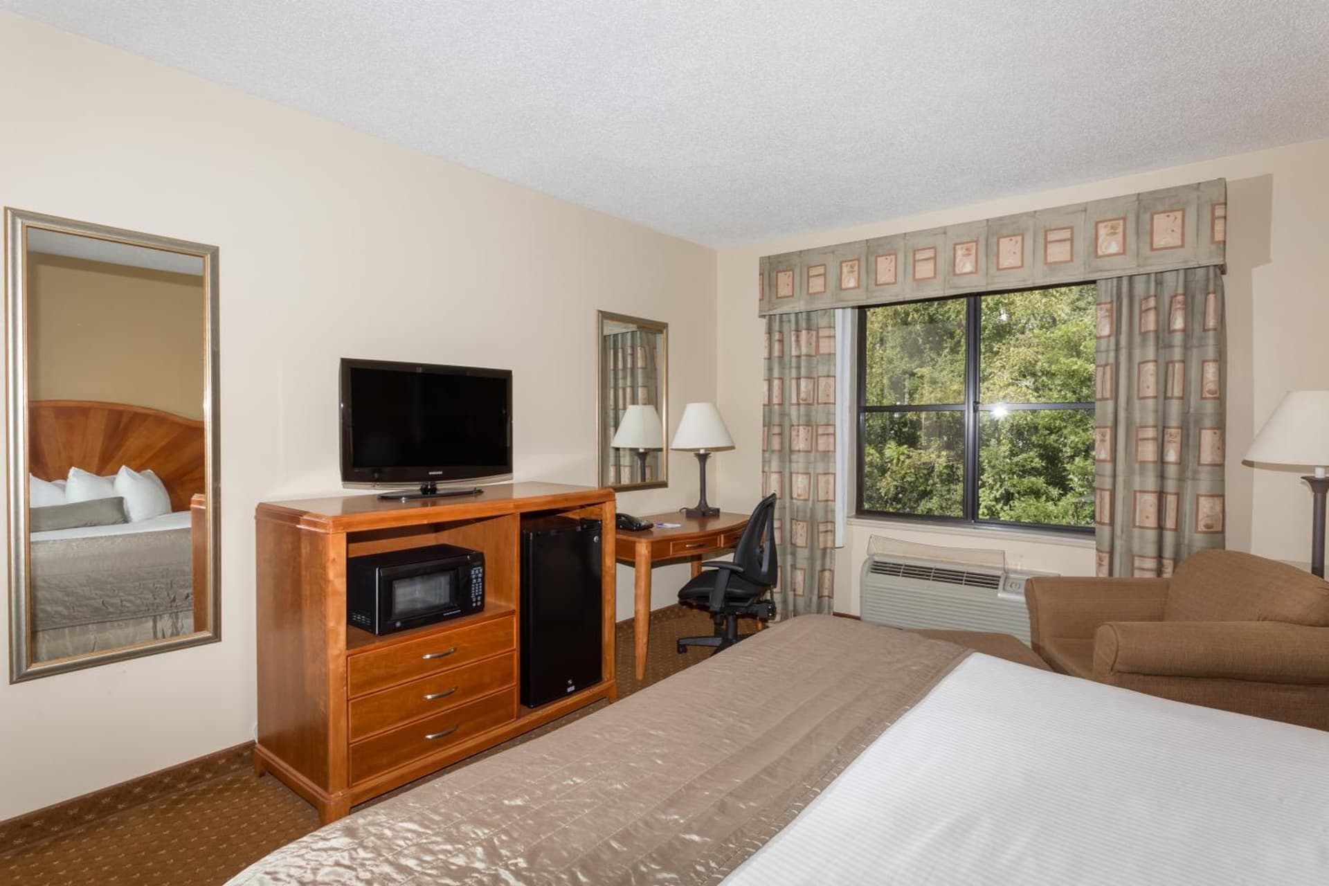 Baymont by Wyndham Asheville/Biltmore gallery photo in Asheville, NC — image 11