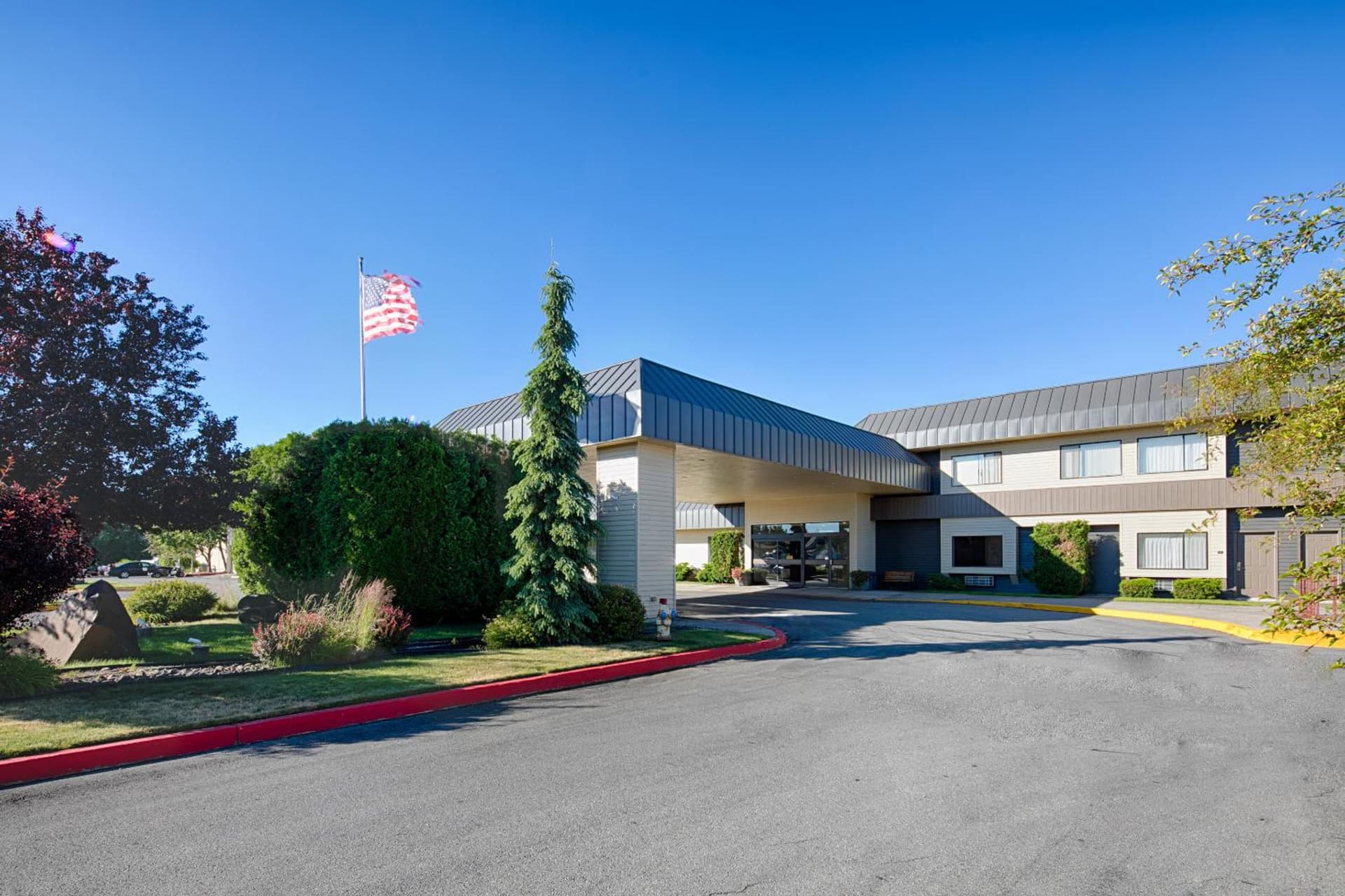 Red Lion Templin's Hotel on the River featured exterior or lobby in Post Falls, ID — similar hotel